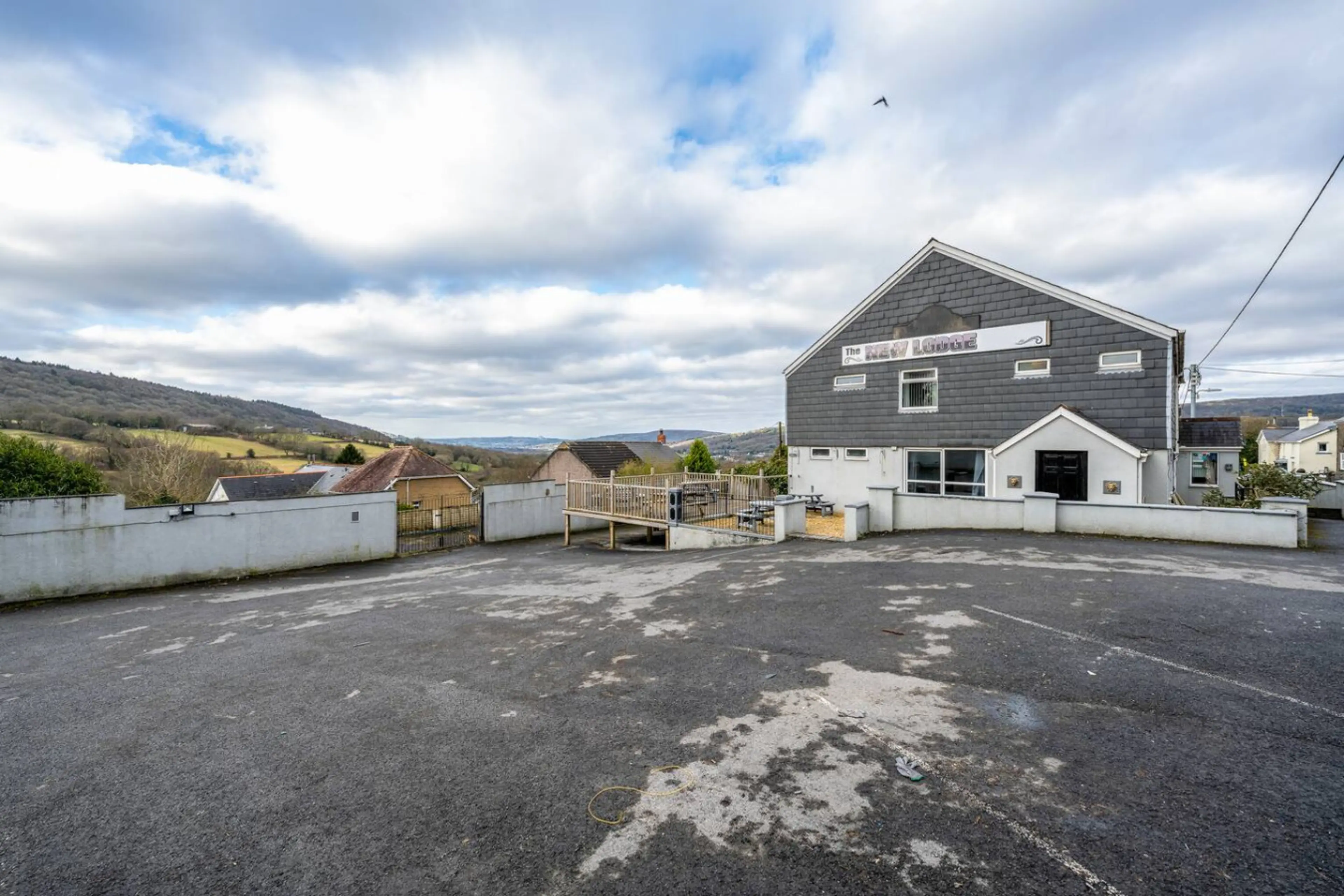 The New Lodge - Room 5 - Image 10