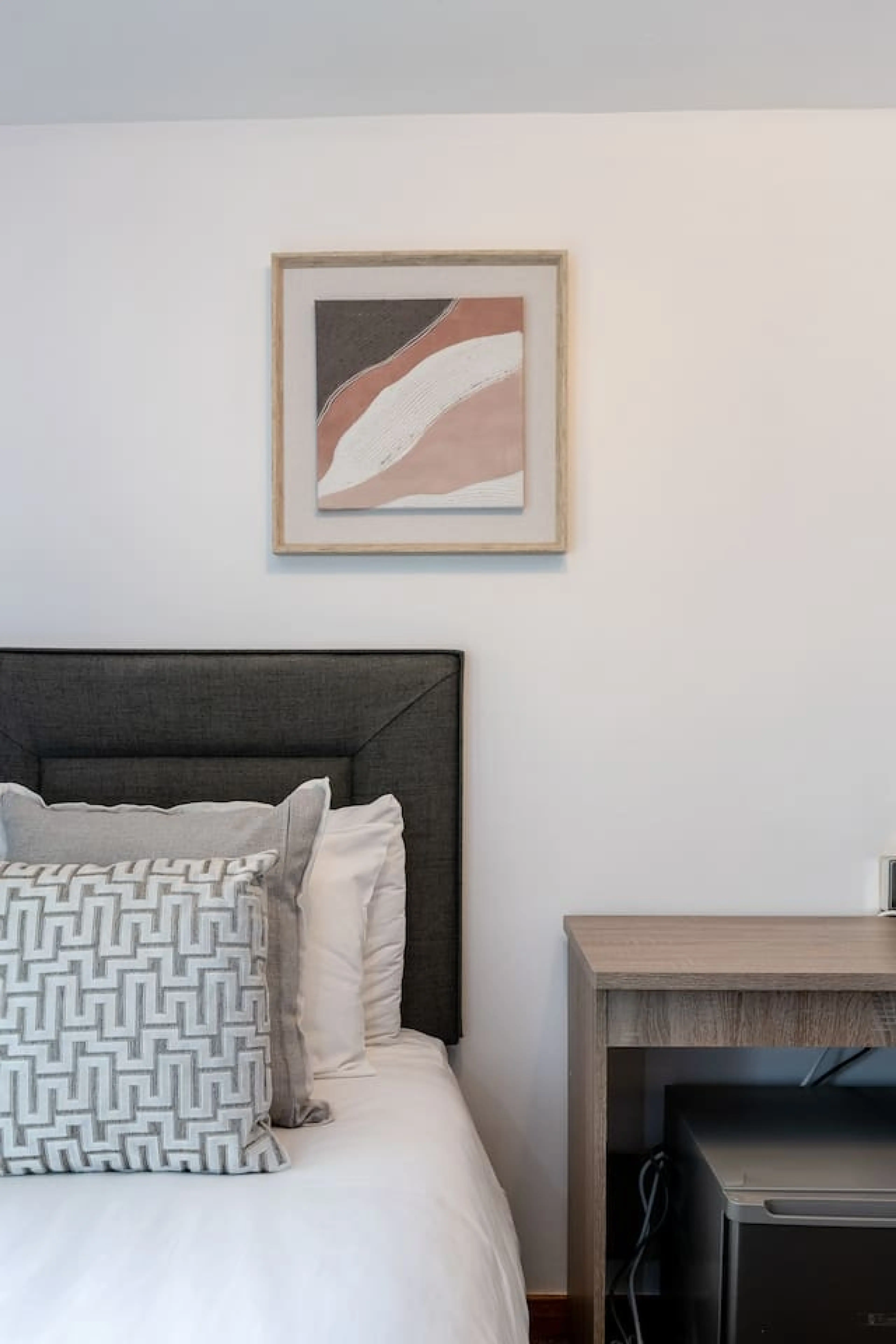 The New Lodge - Room 5 - Image 3