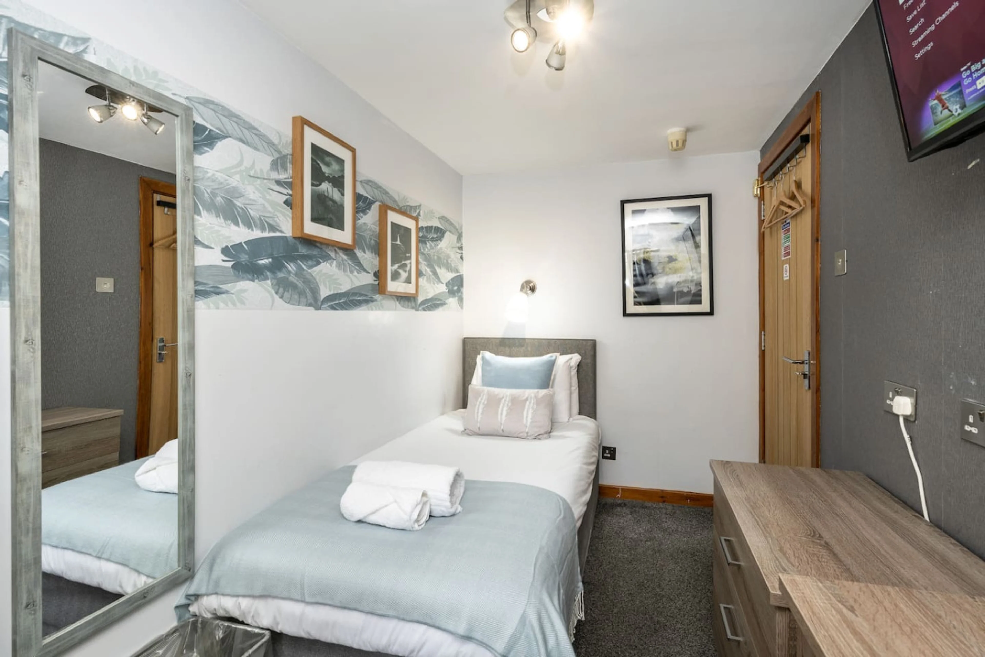 The New Lodge - Room 4 - View 5