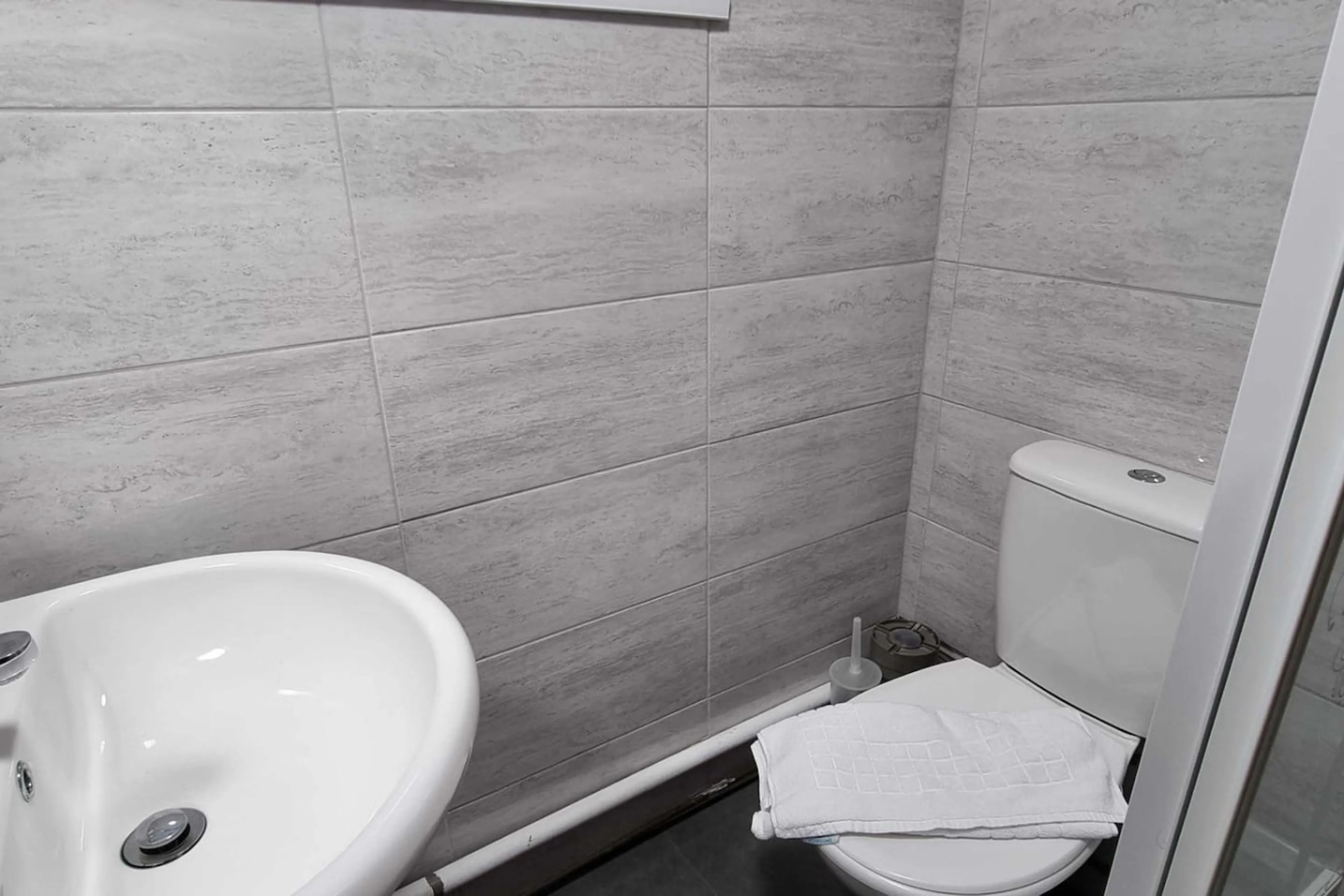 The New Lodge - Room 4 - View 4