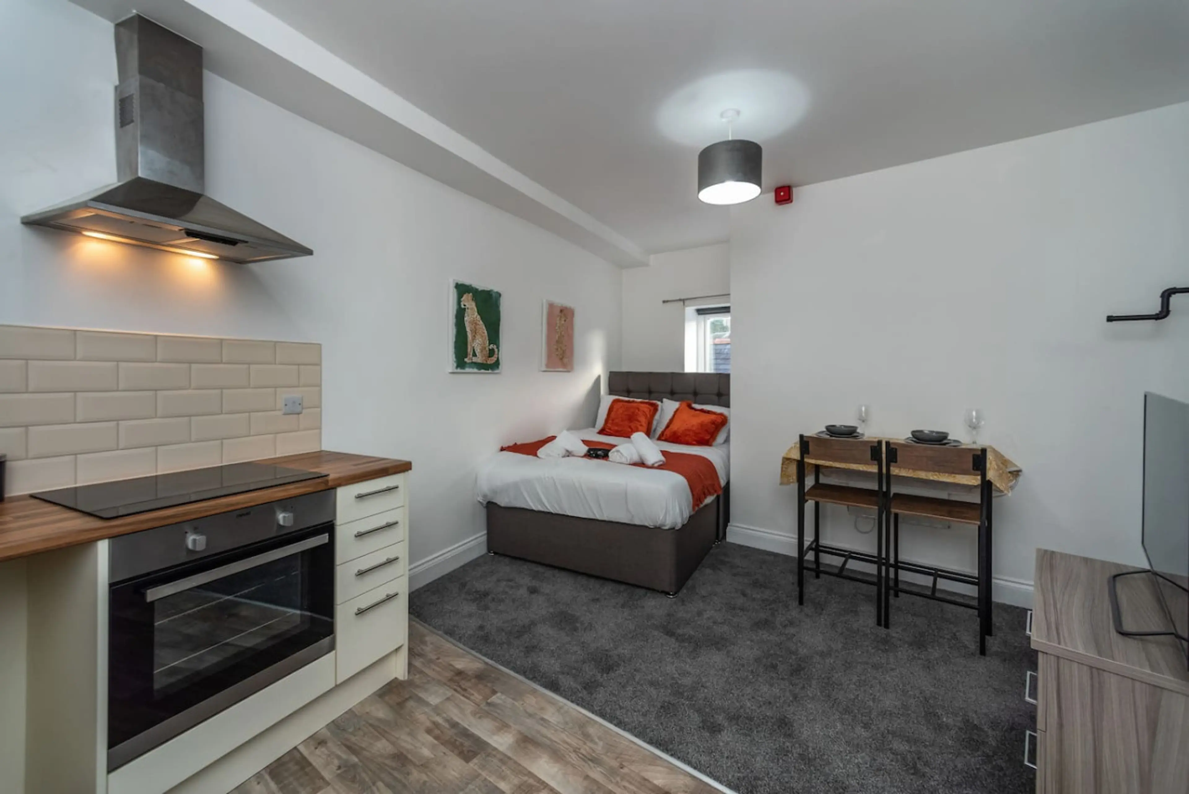 11 Croft - Room 7 - Image 8