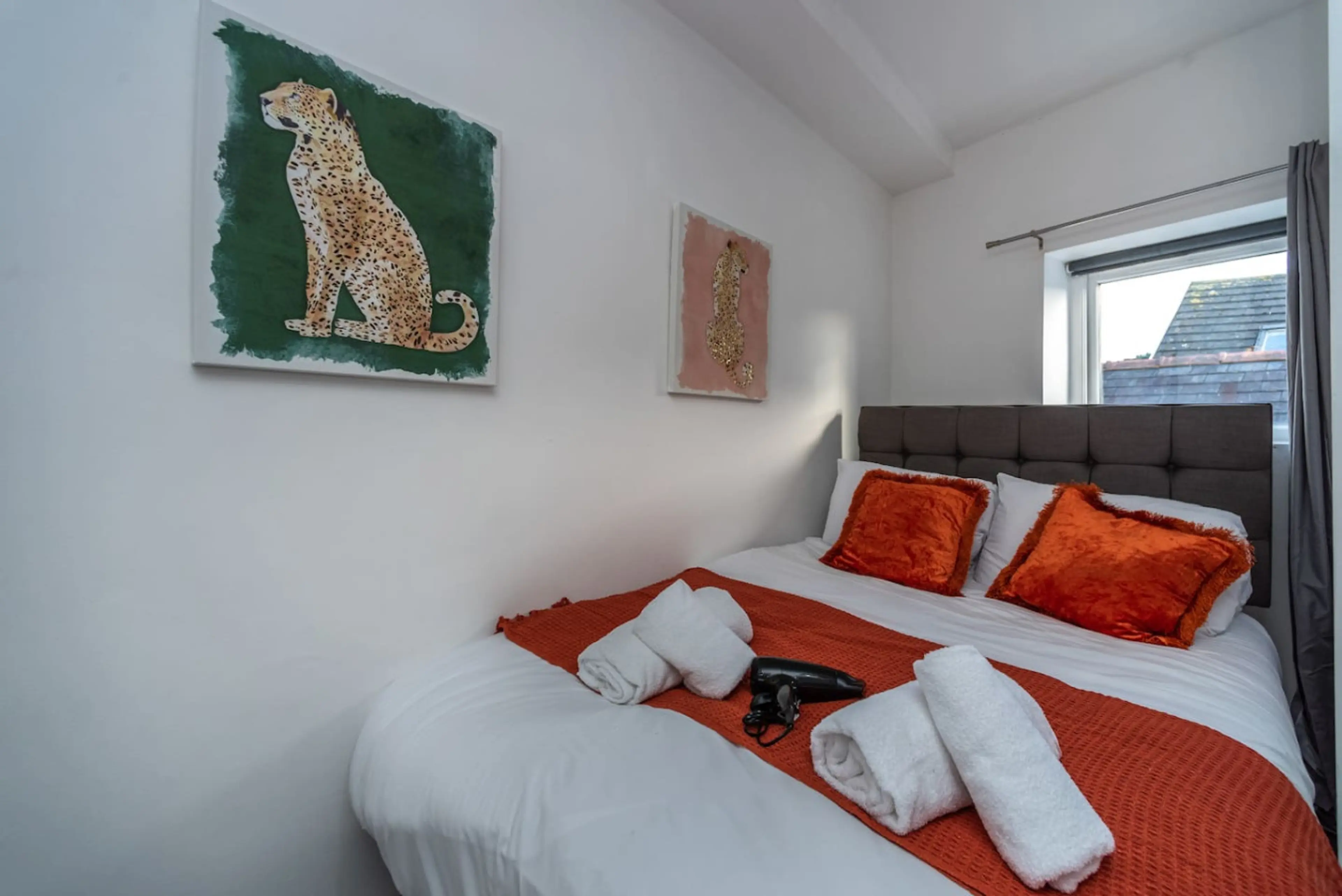 11 Croft - Room 7 - Image 16