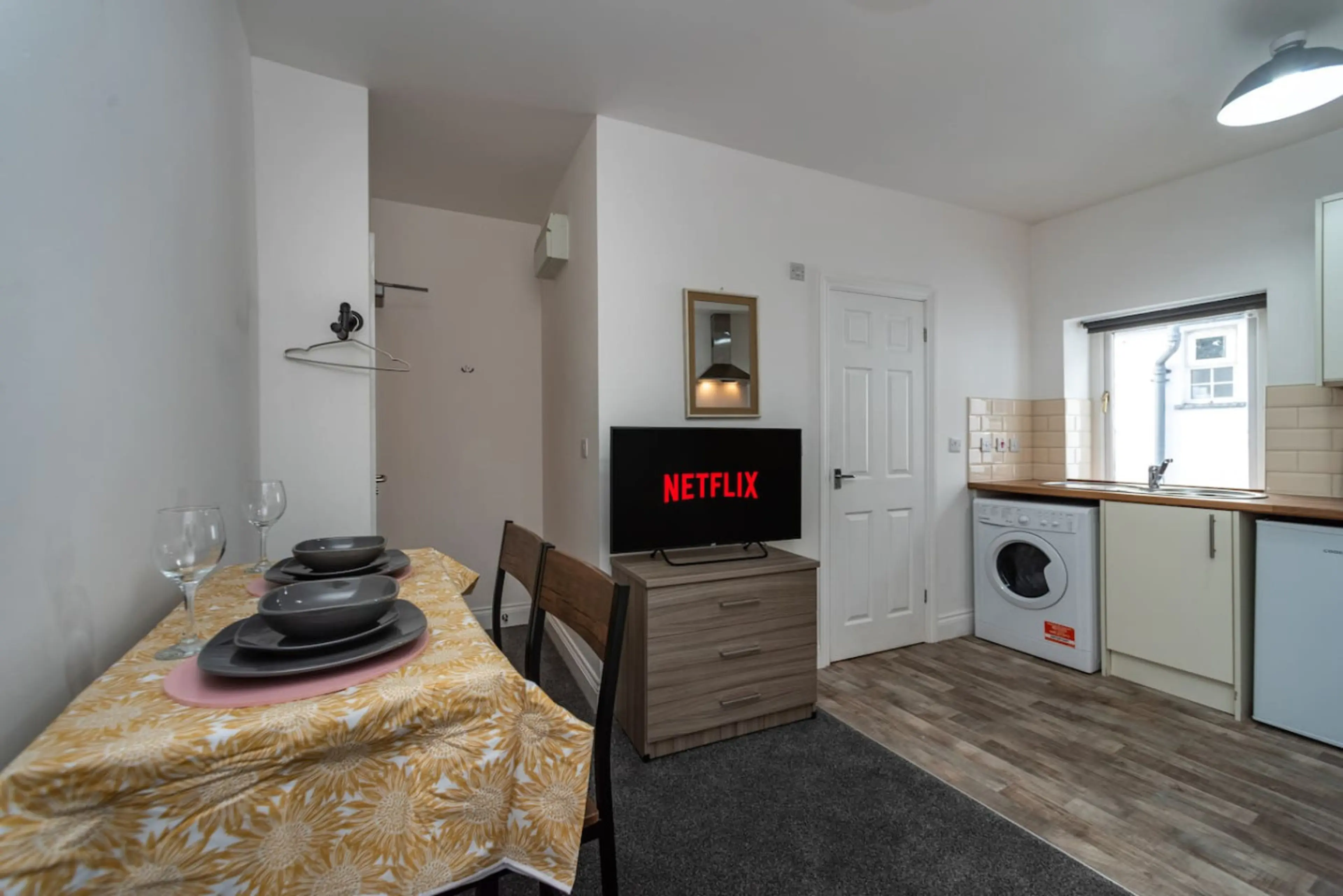 11 Croft - Room 7 - Image 7