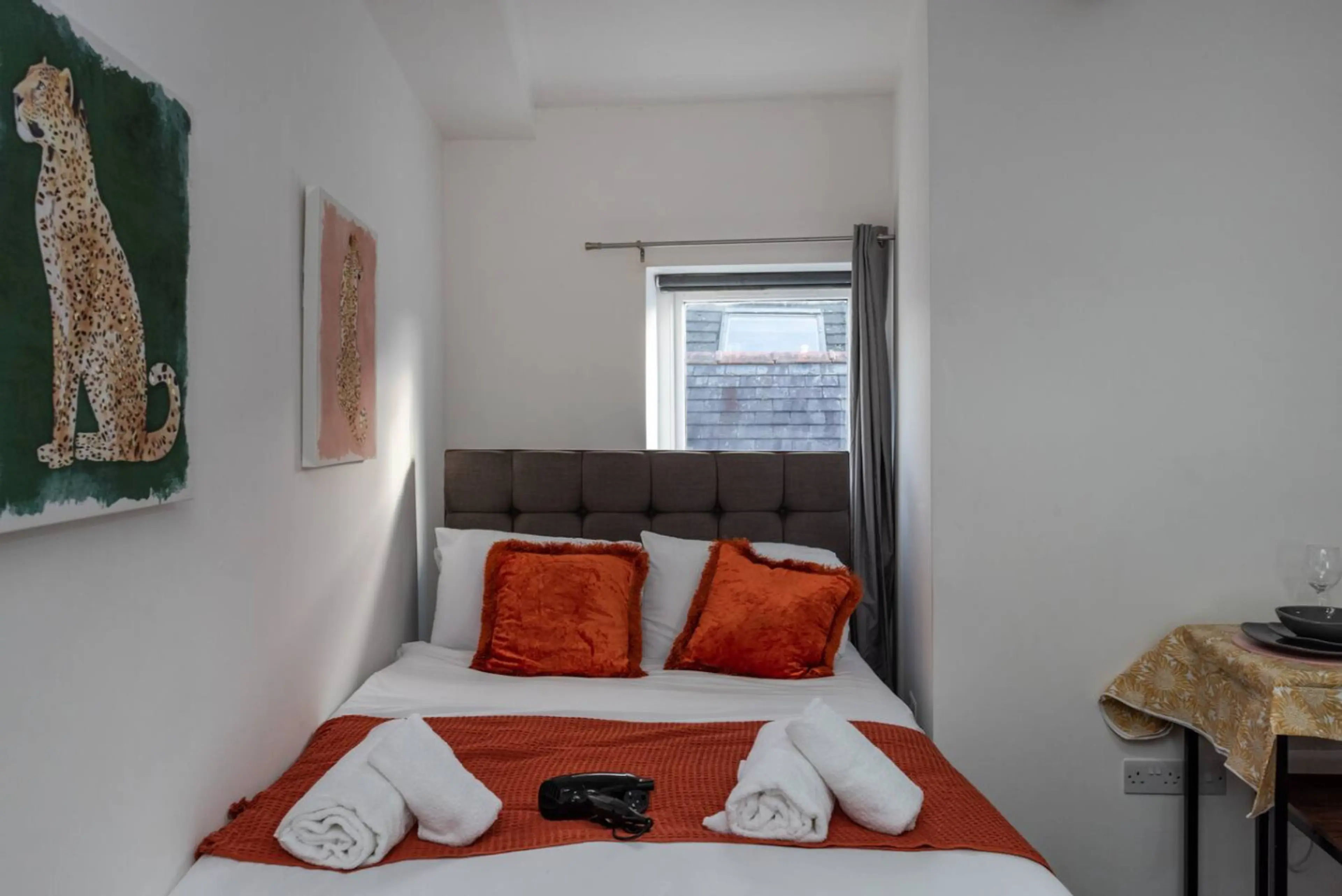 11 Croft - Room 7 - Image 12