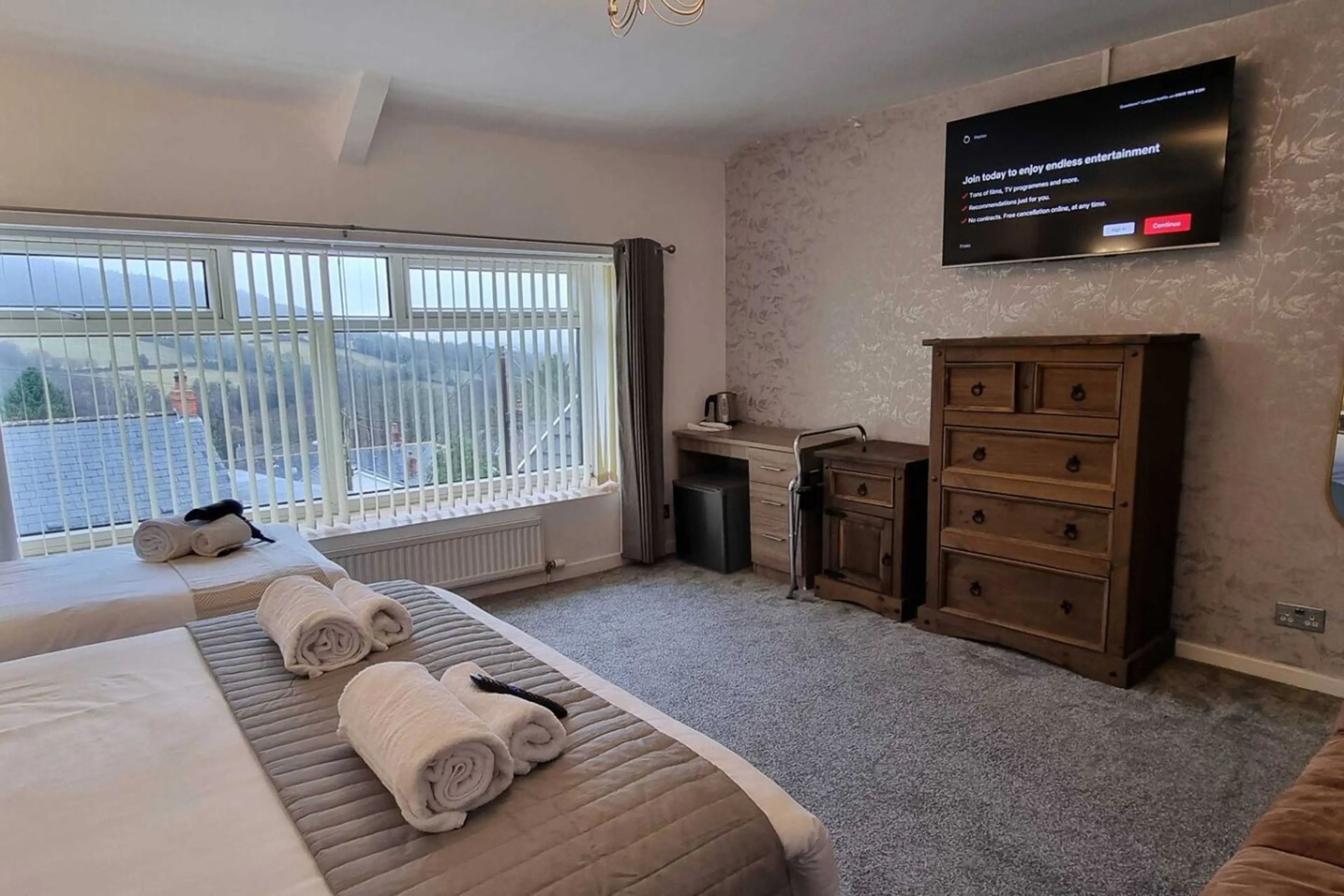 The New Lodge - Room 6 - Image 7