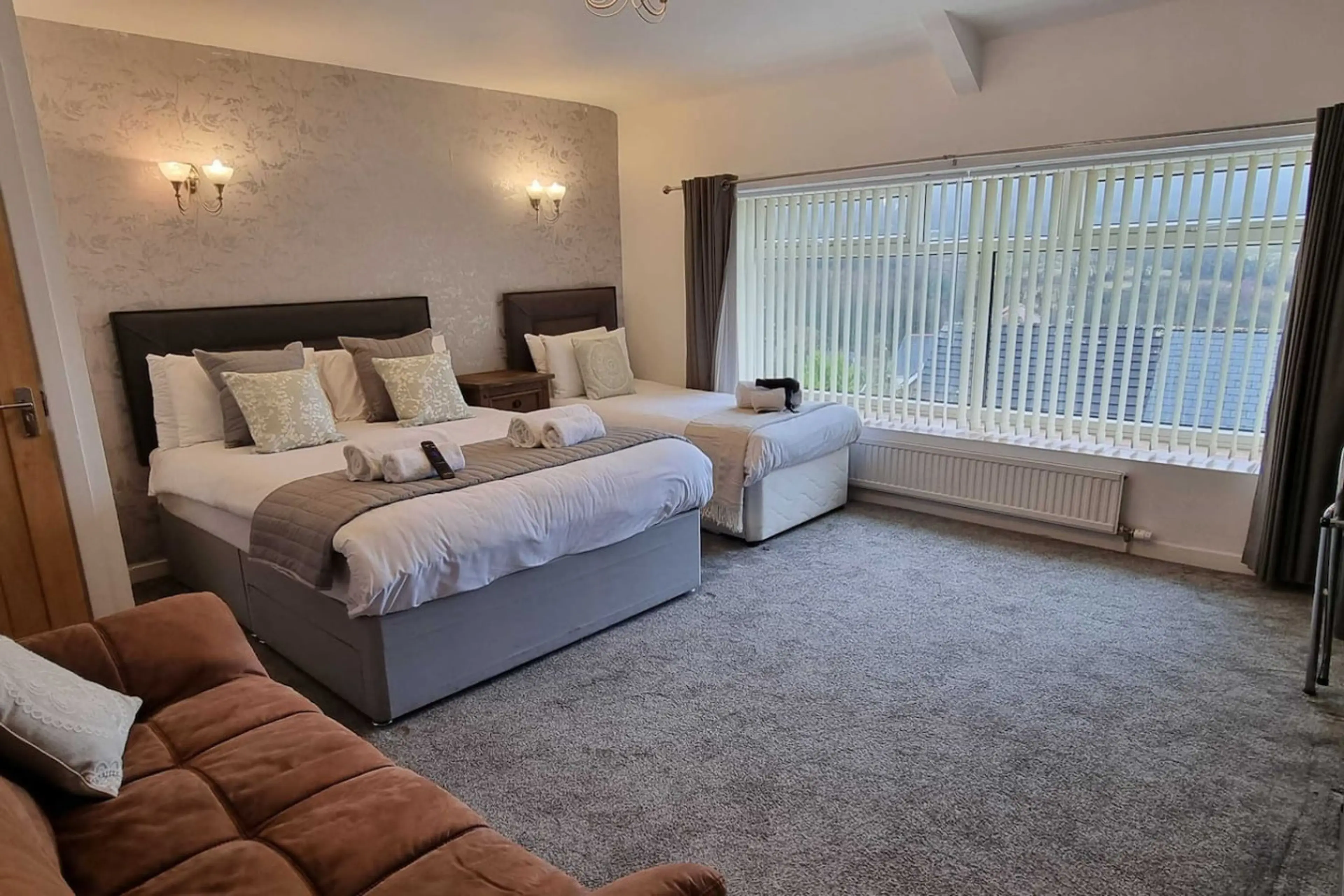 The New Lodge - Room 6 - Image 4