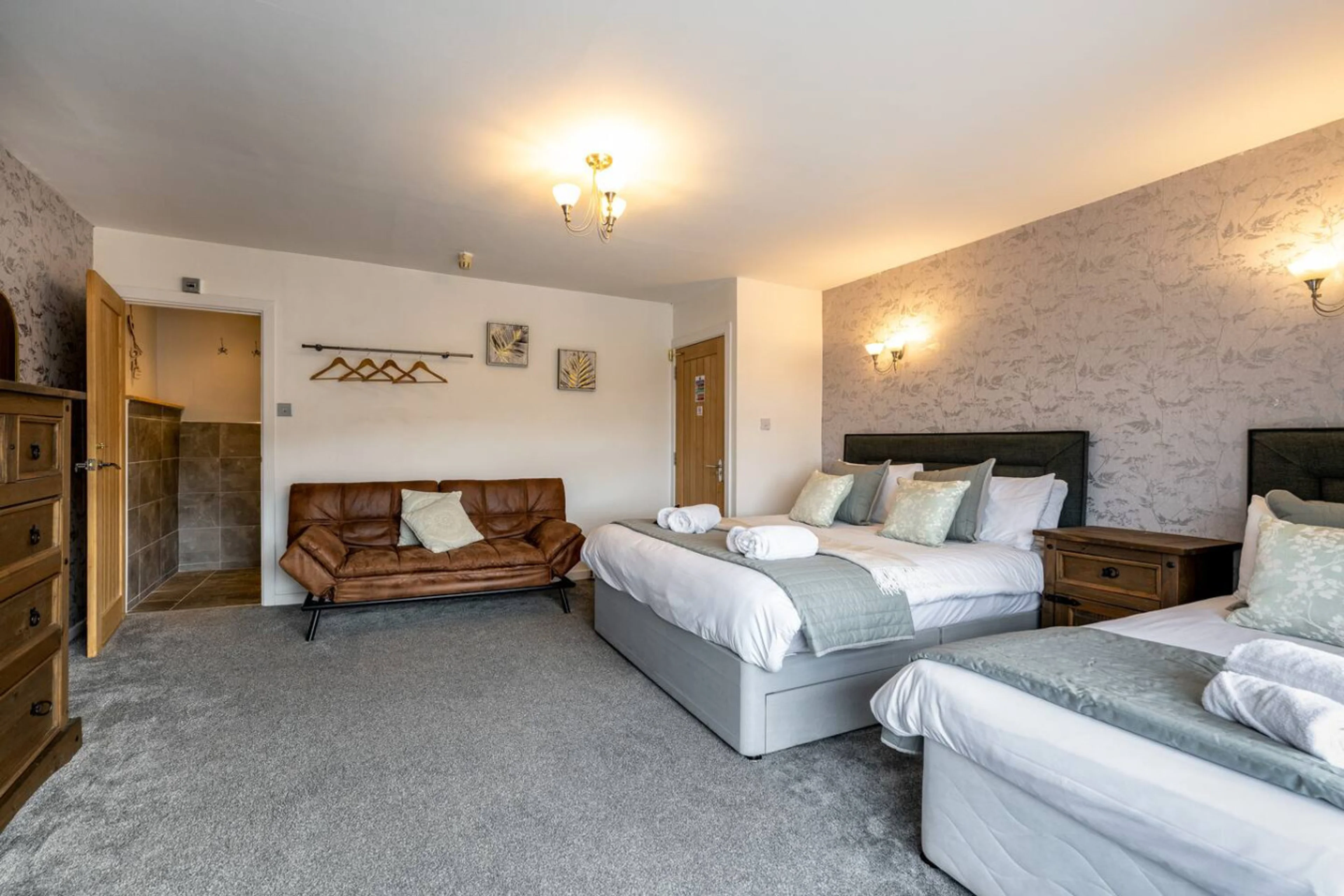 The New Lodge - Room 6 - View 2