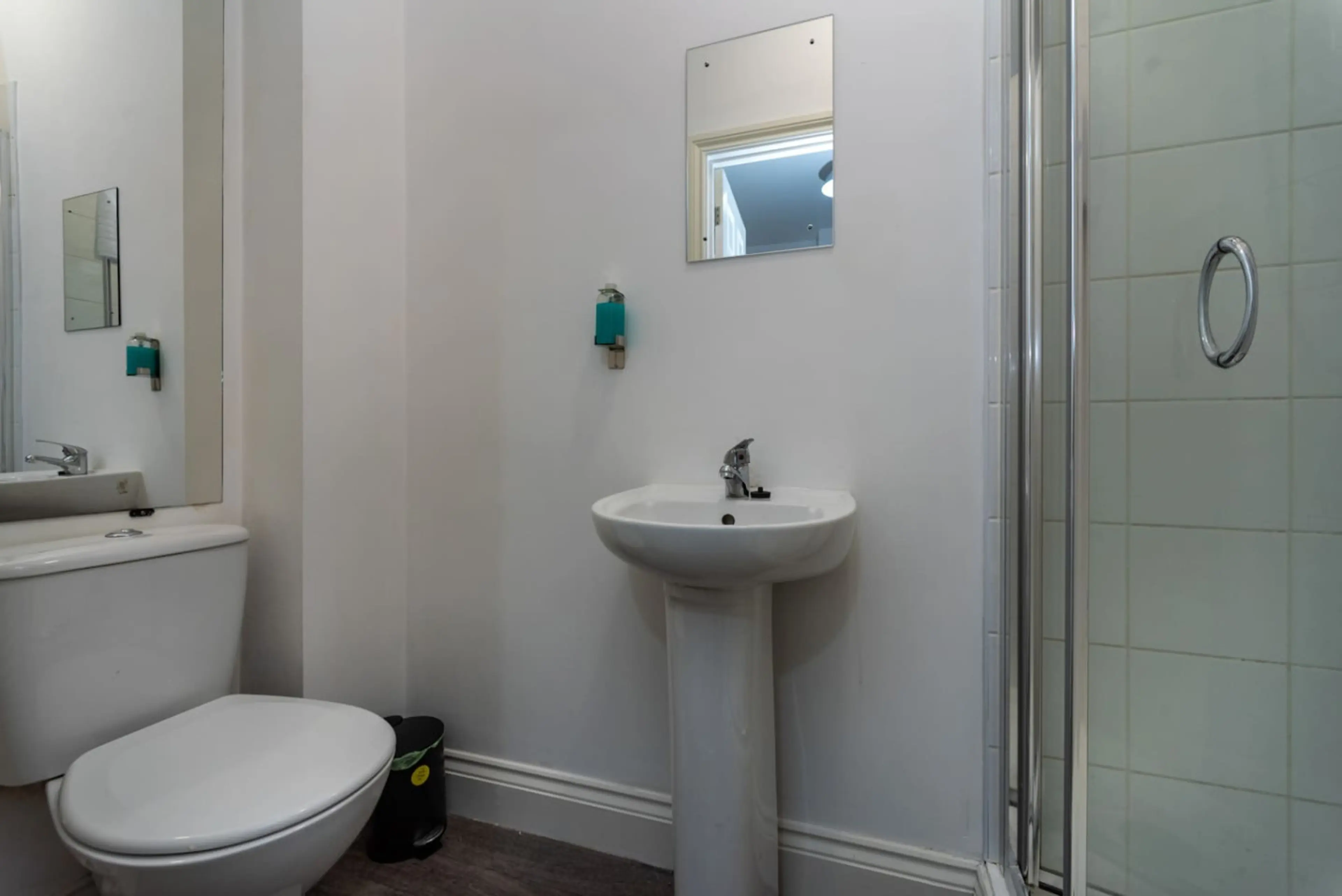 11 Croft - Room 2 - Image 7