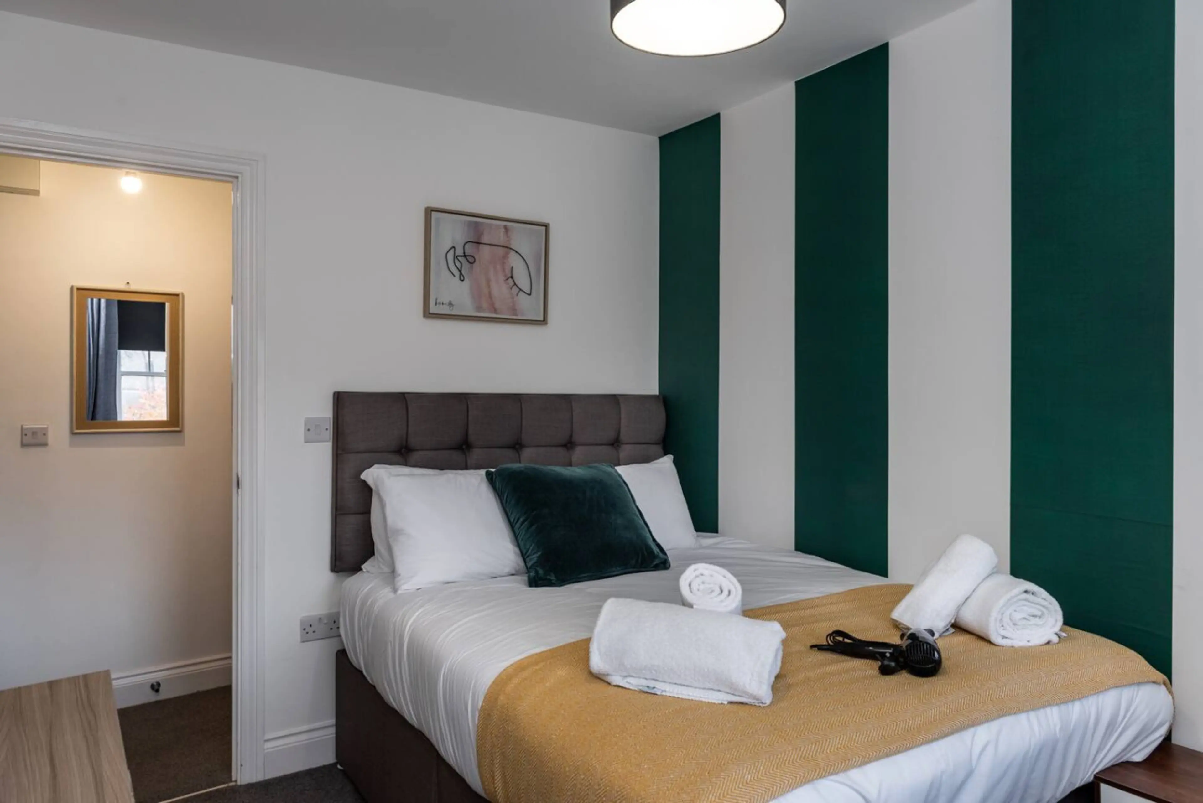 11 Croft - Room 5 - Image 6