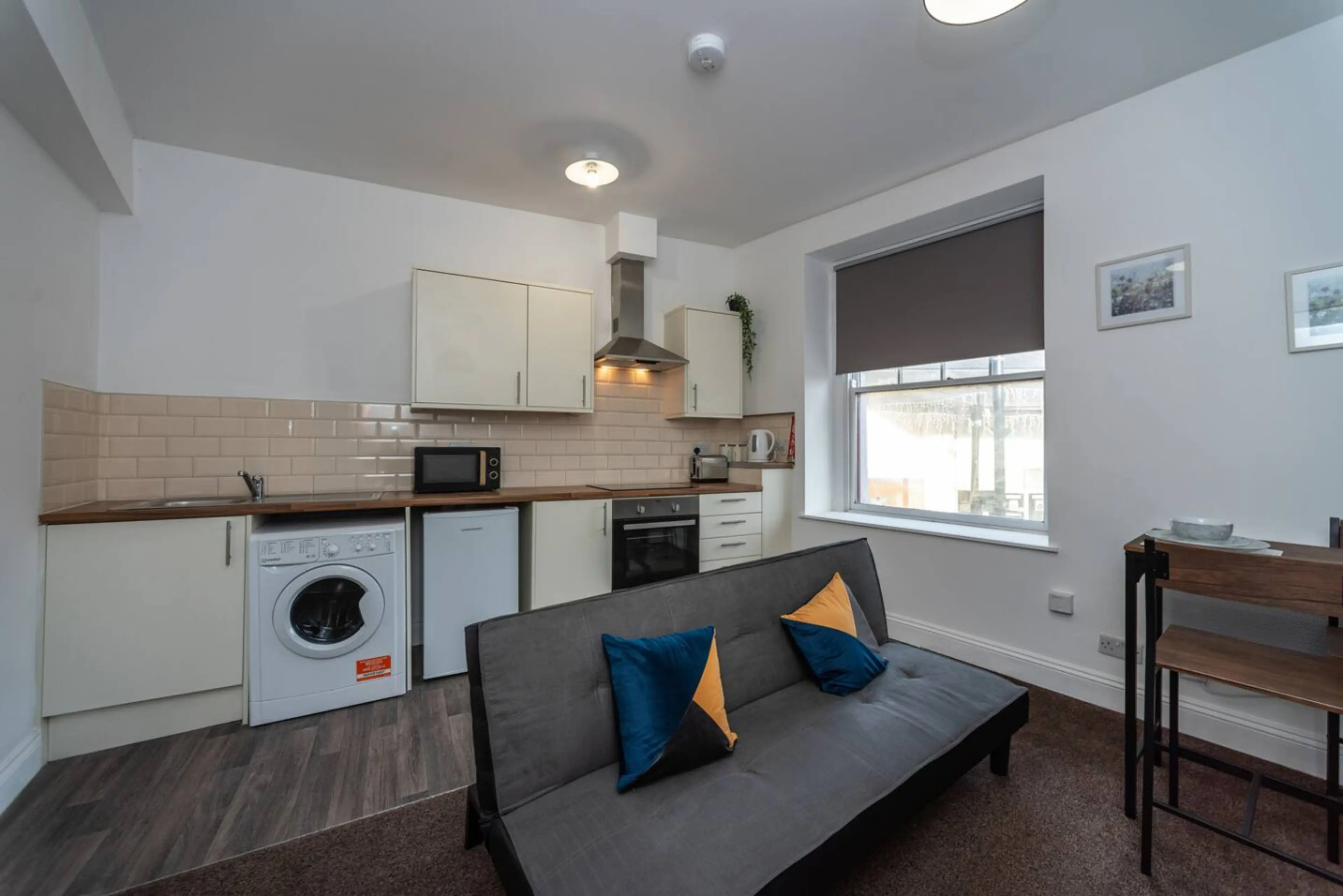 11 Croft - Room 1 - Image 6