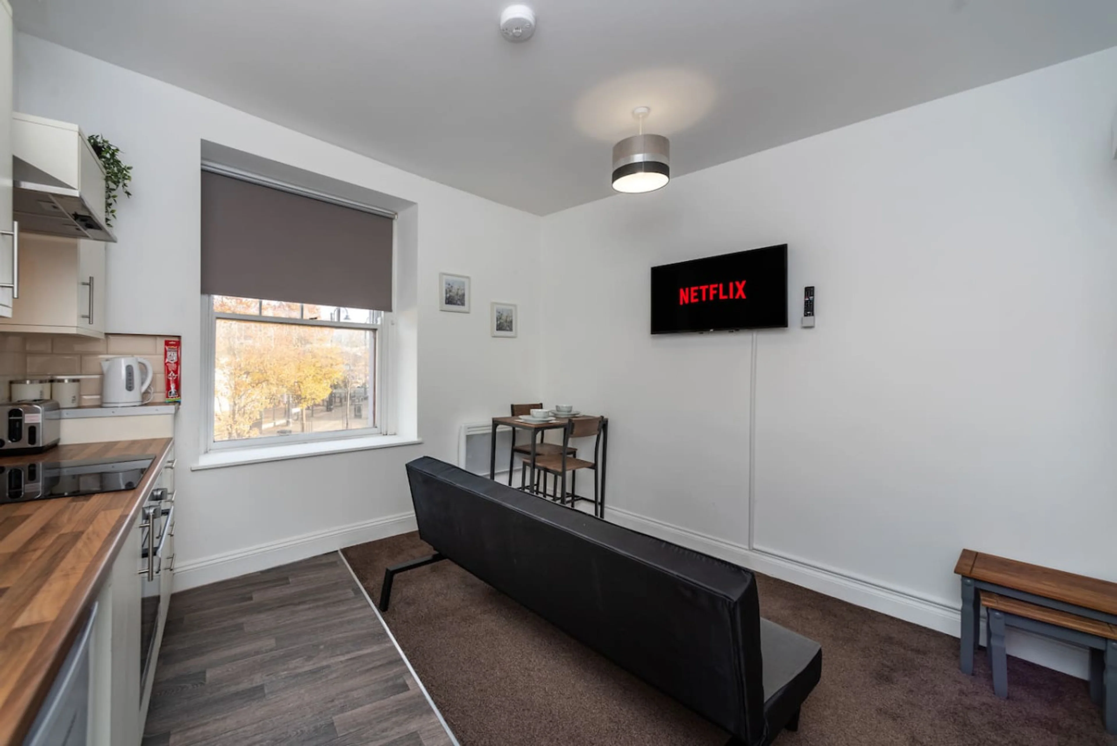 11 Croft - Room 1 - View 5