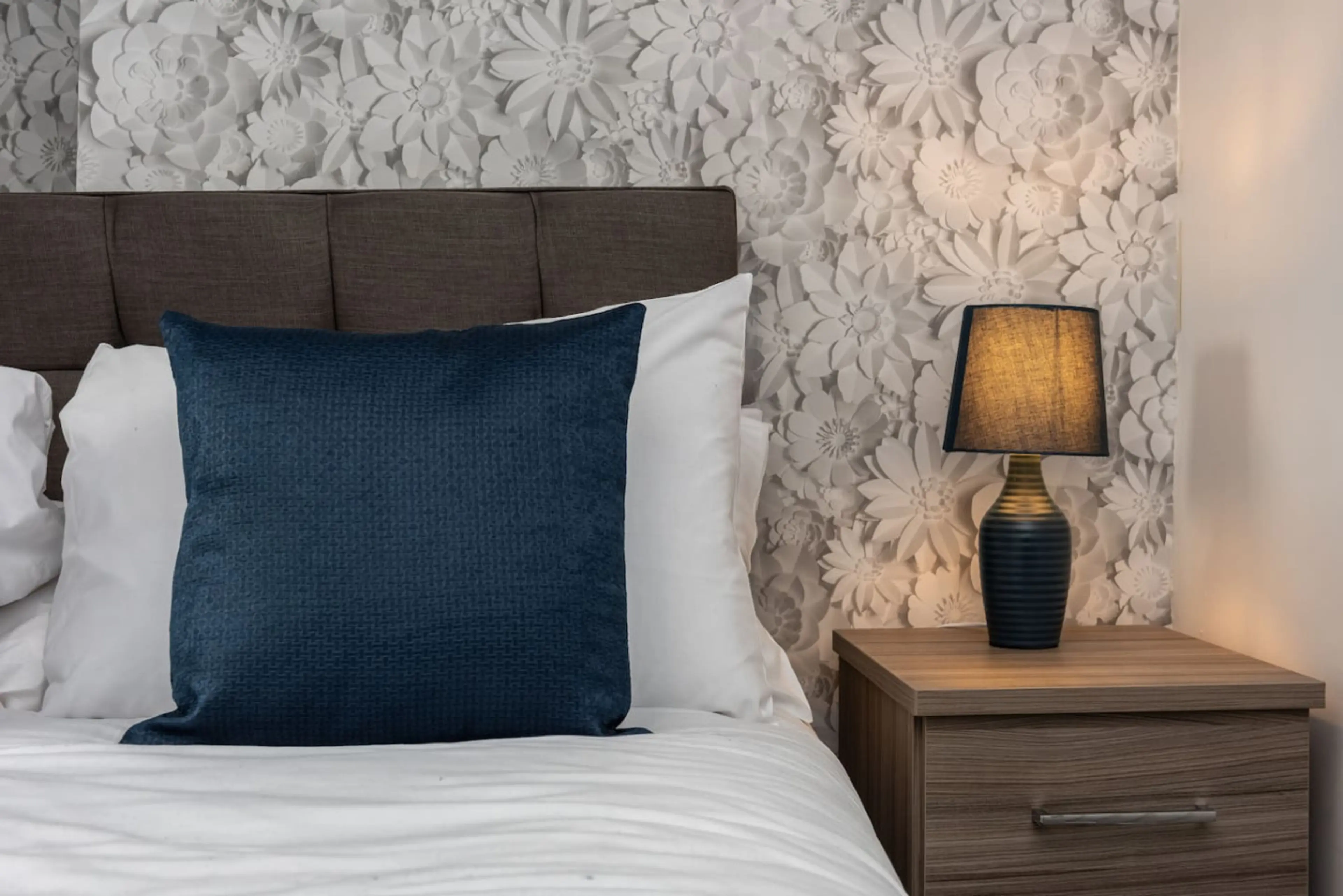 11 Croft - Room 1 - Image 9