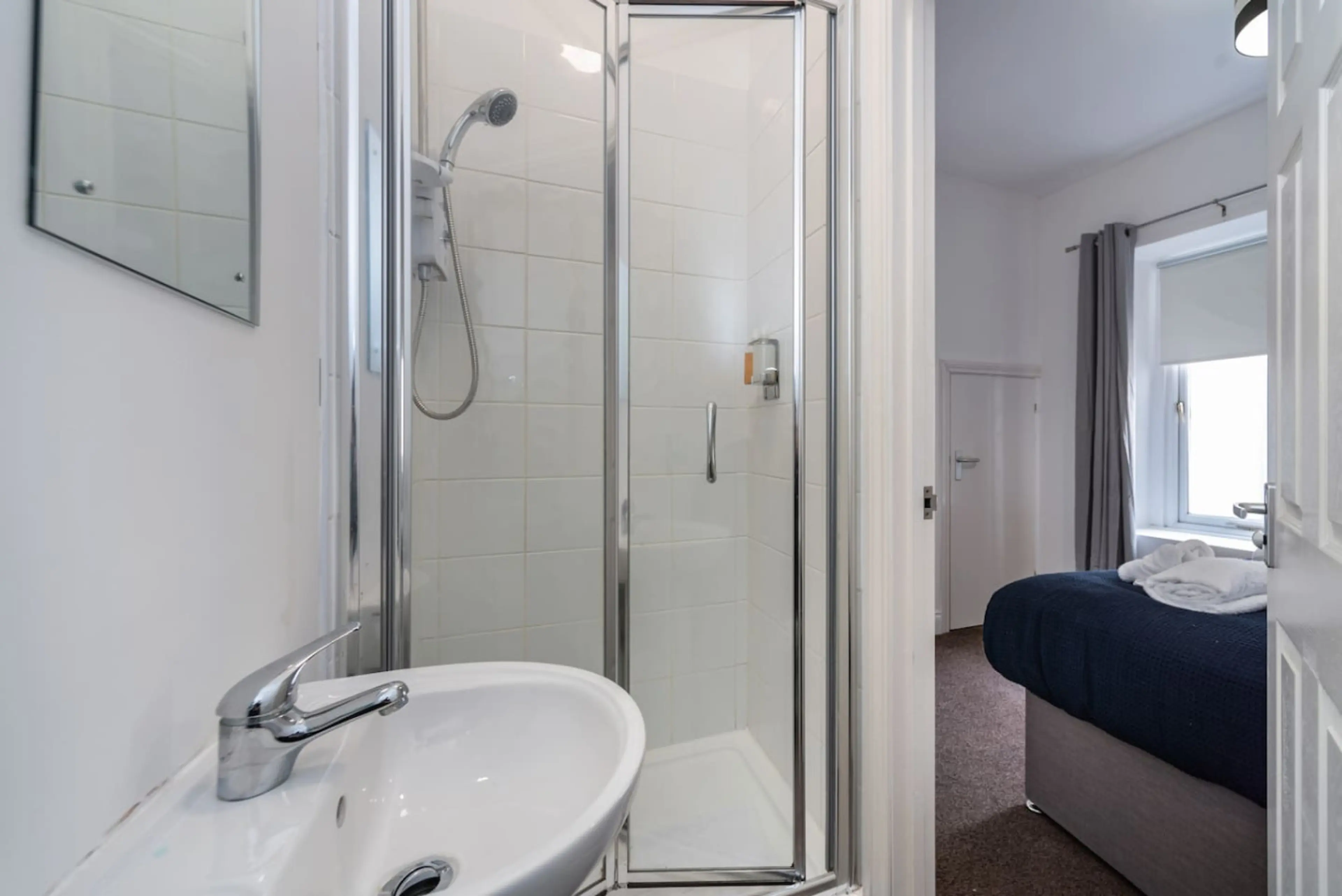 11 Croft - Room 1 - Image 7