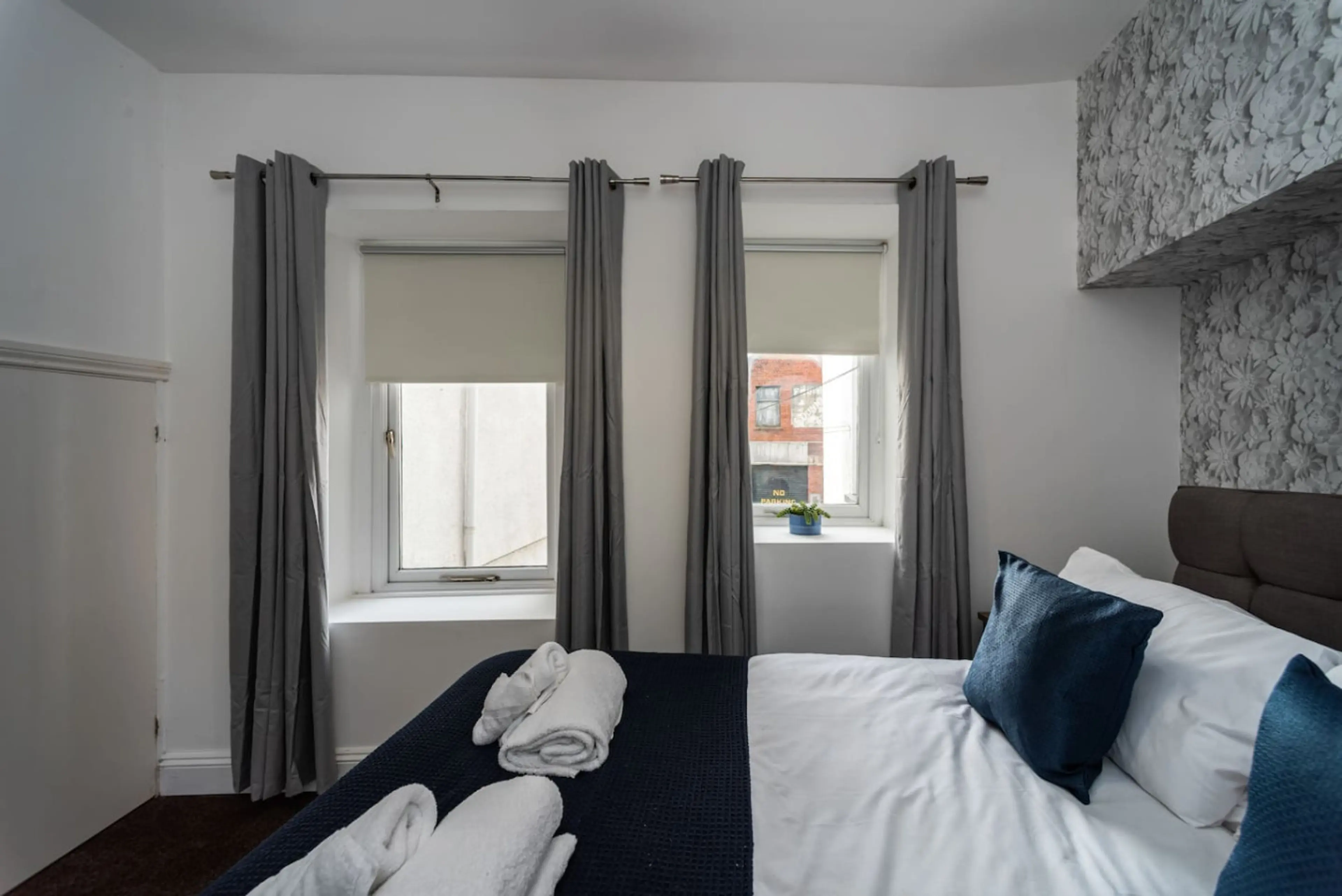 11 Croft - Room 1 - Image 16