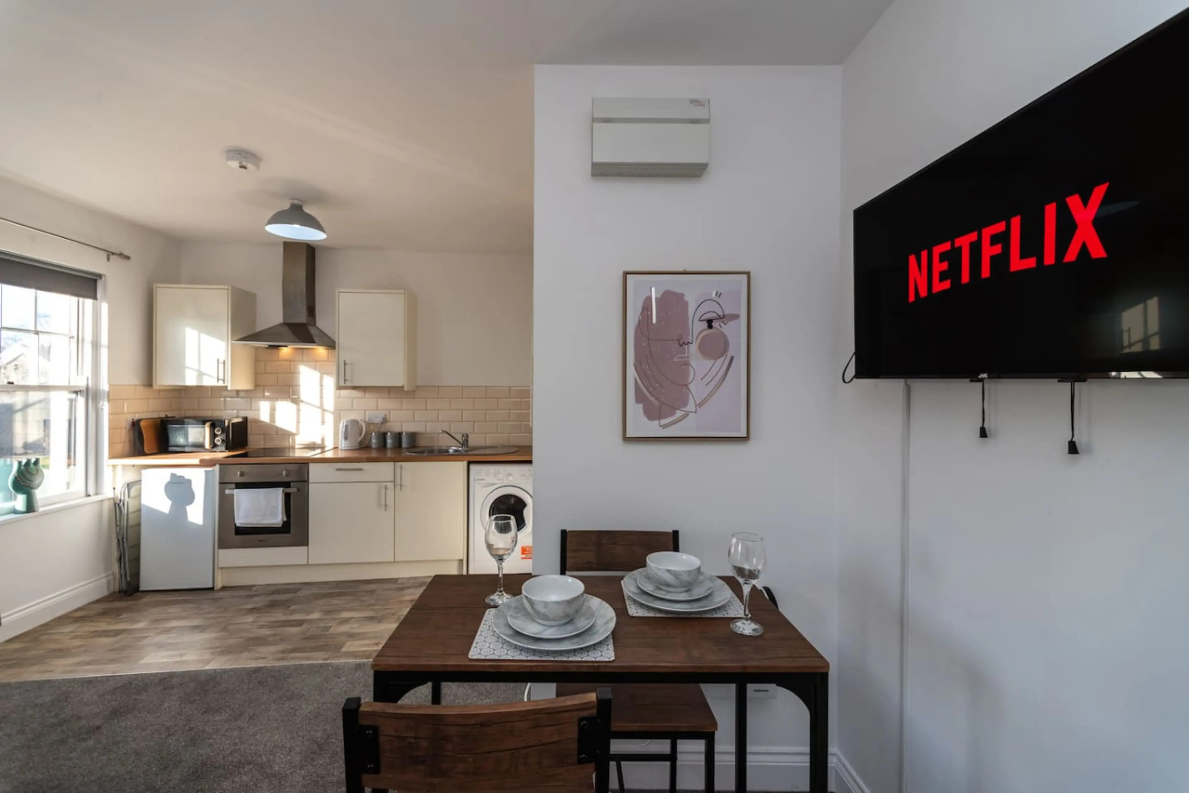 11 Croft - Room 6 - Image 18