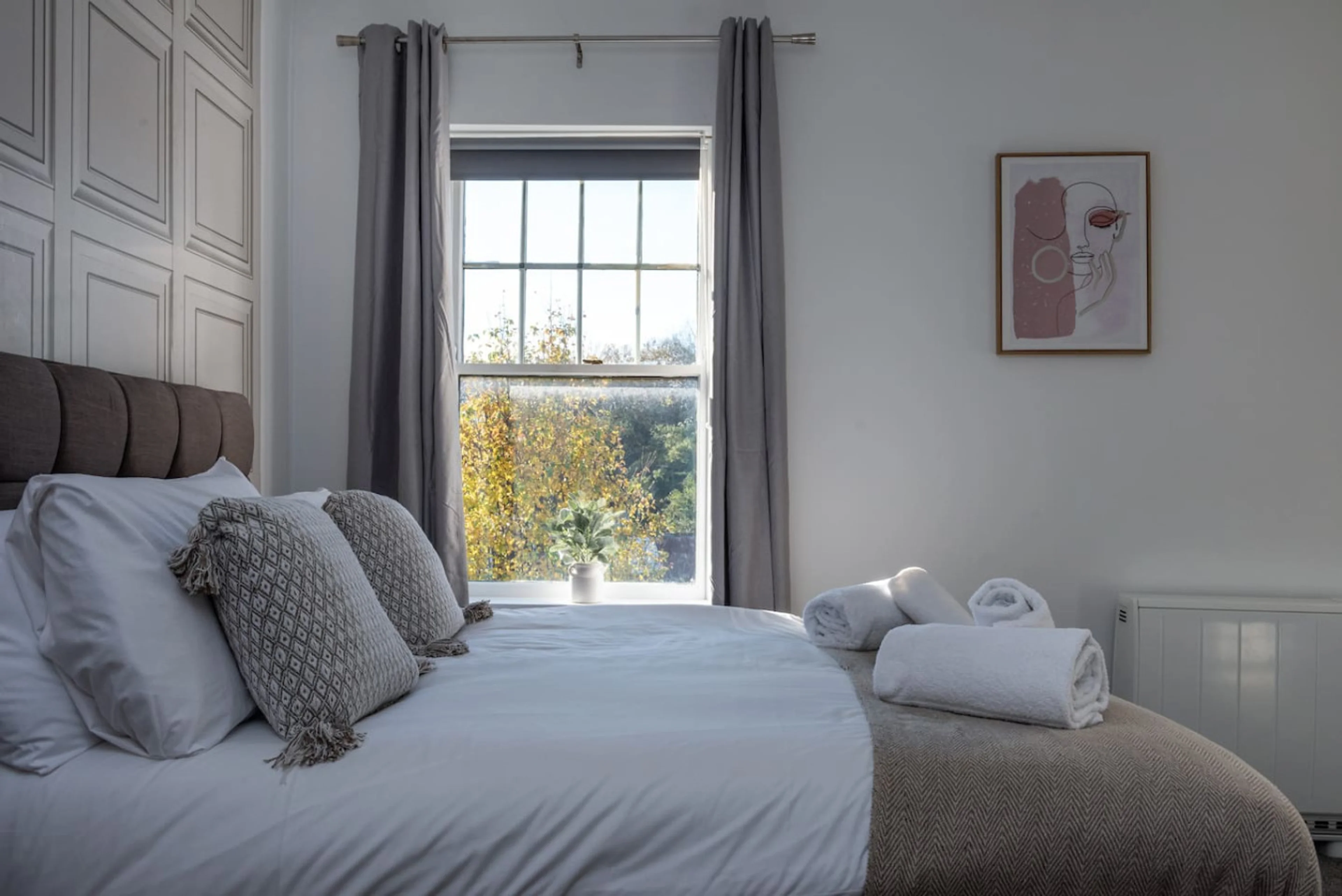 11 Croft - Room 6 - Main view