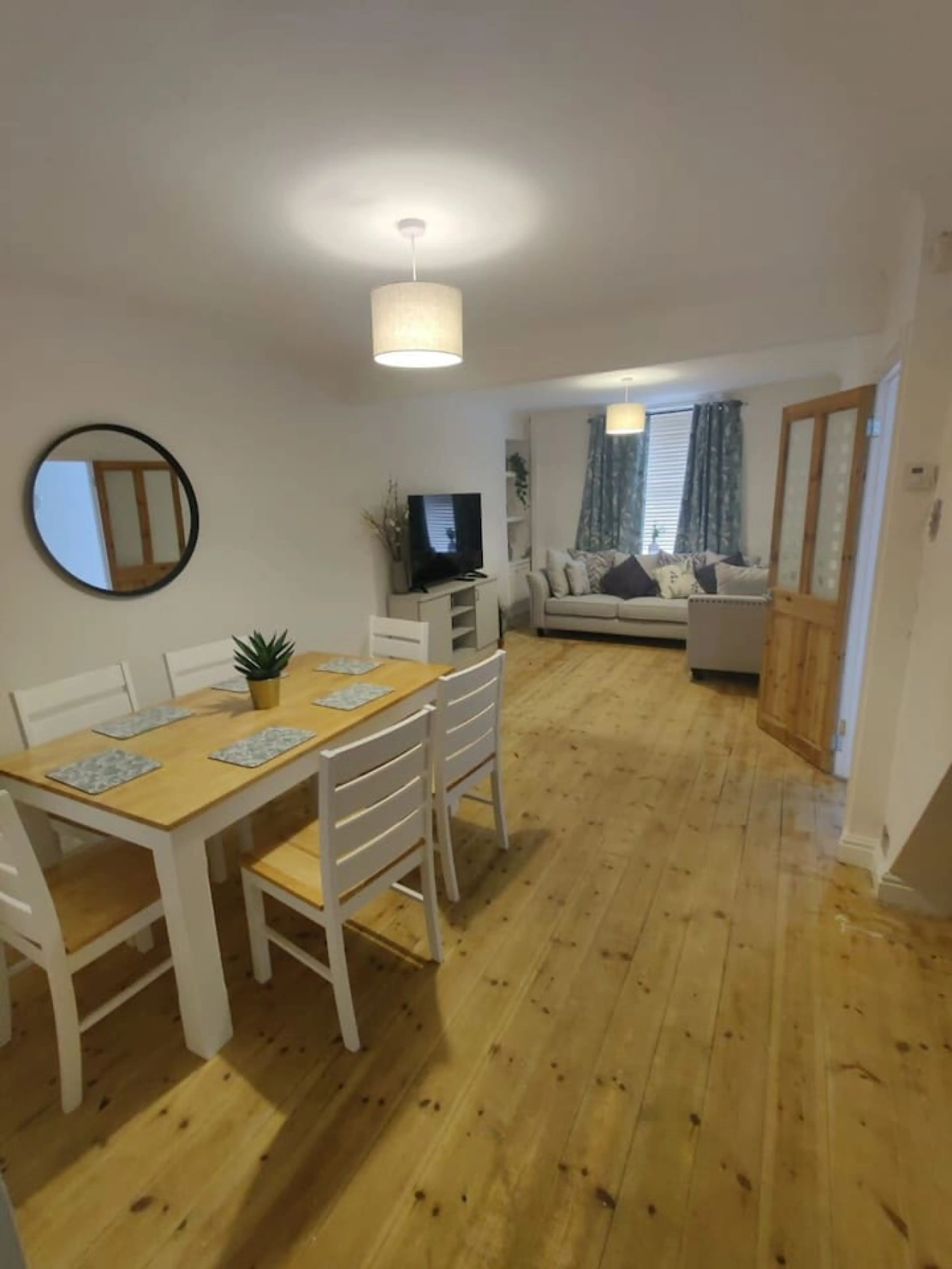 2 Down Street - Image 1