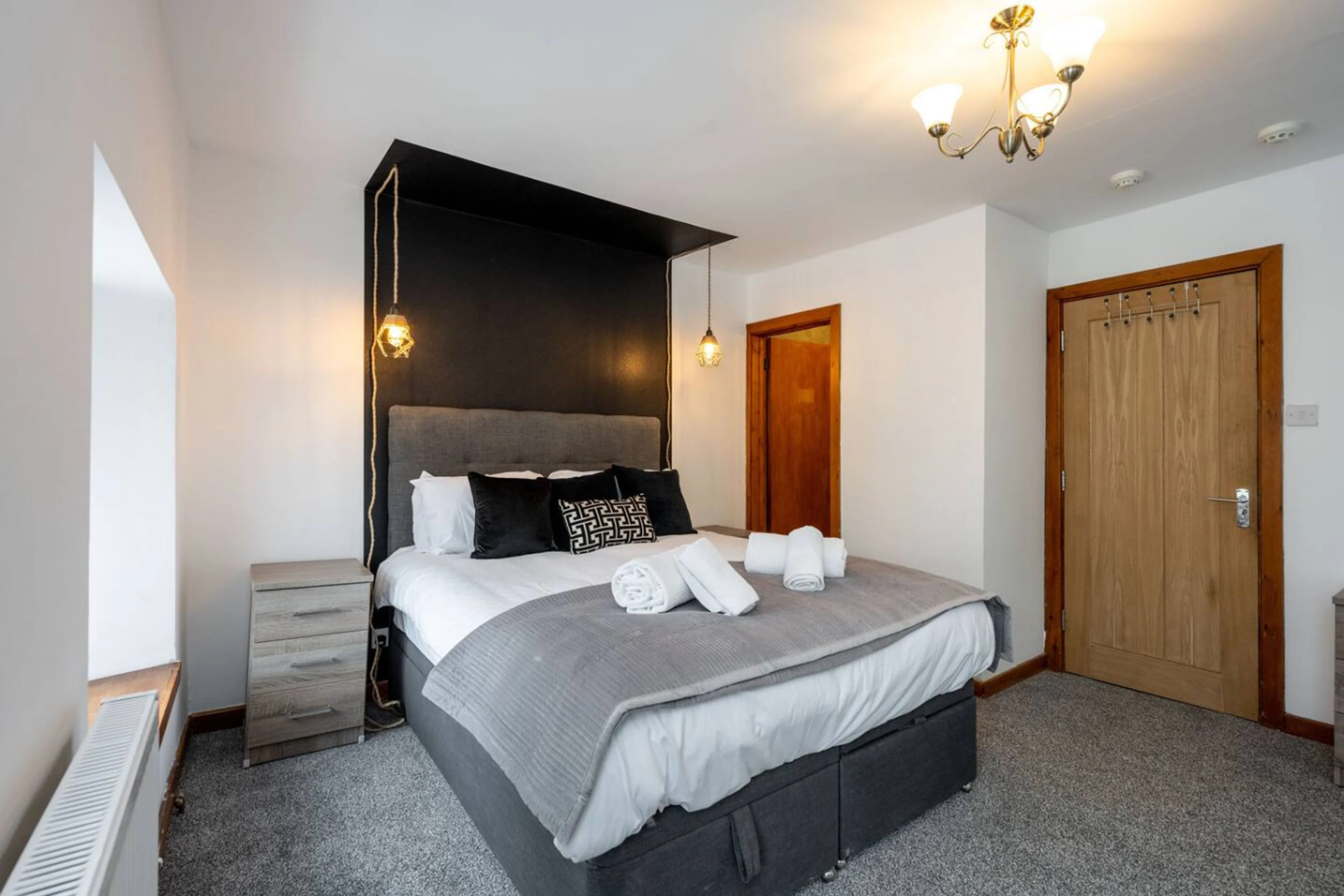 The New Lodge - Room 7 - View 2