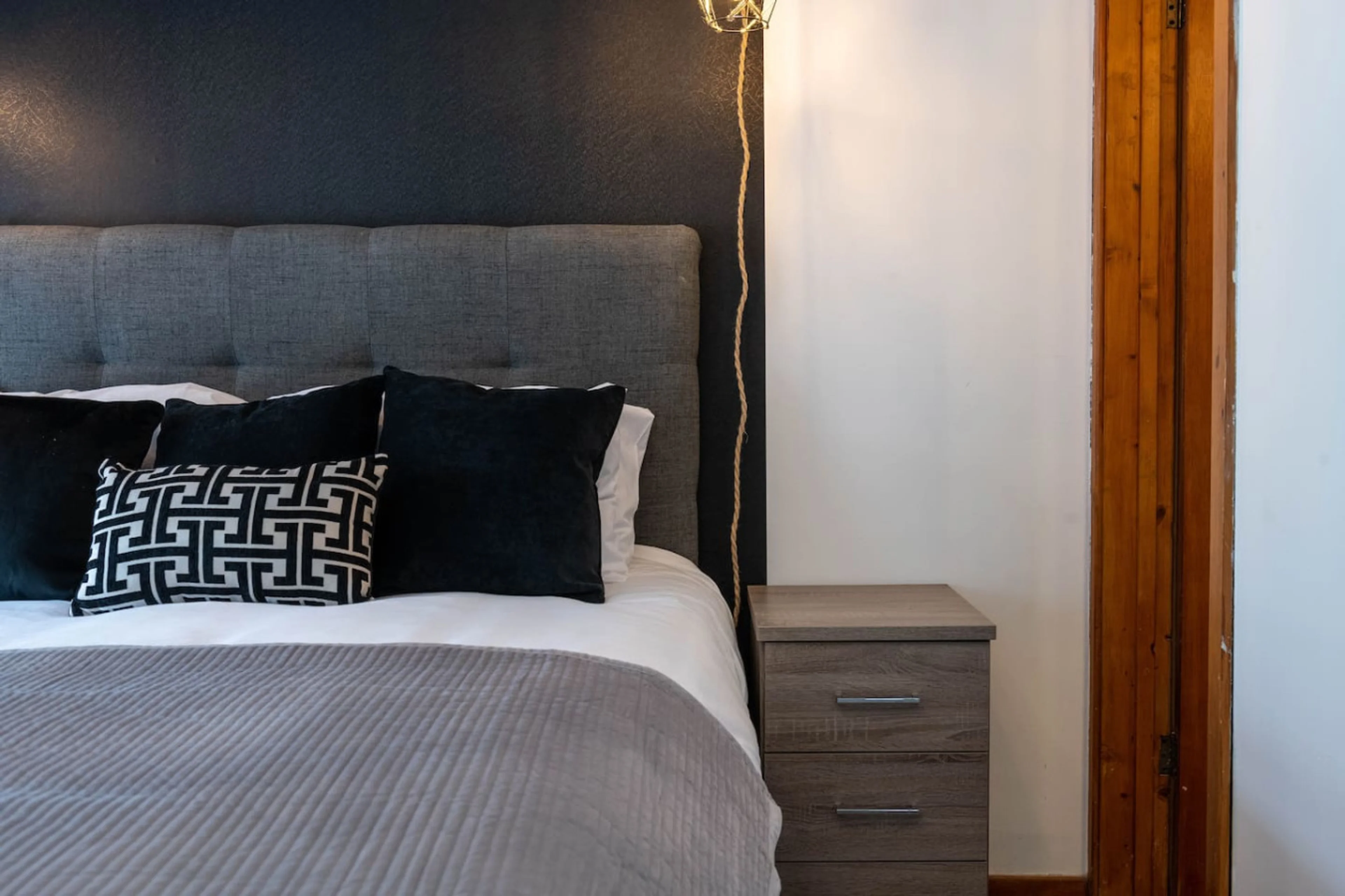 The New Lodge - Room 7 - View 5