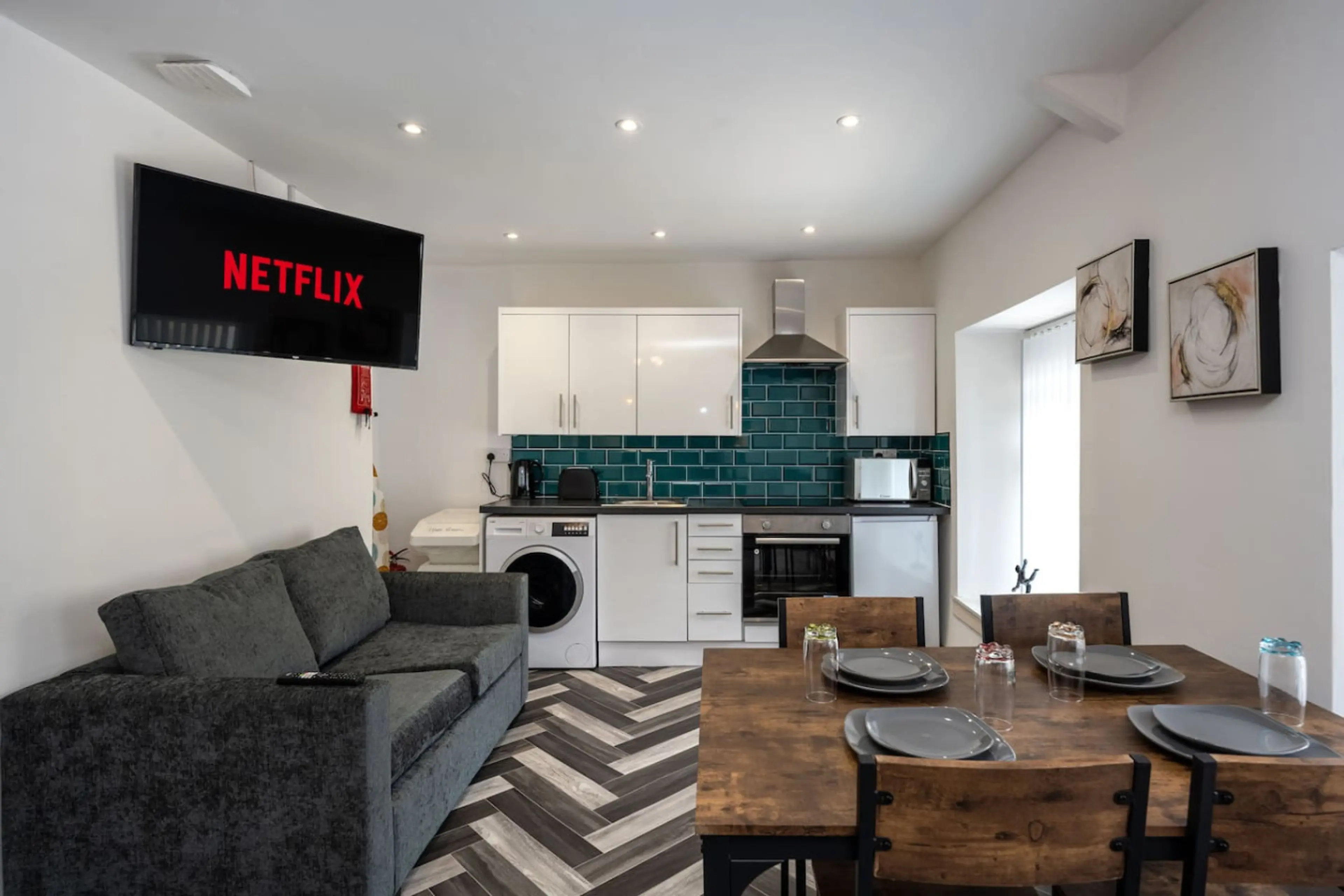 The New Lodge - Room 7 - Image 7