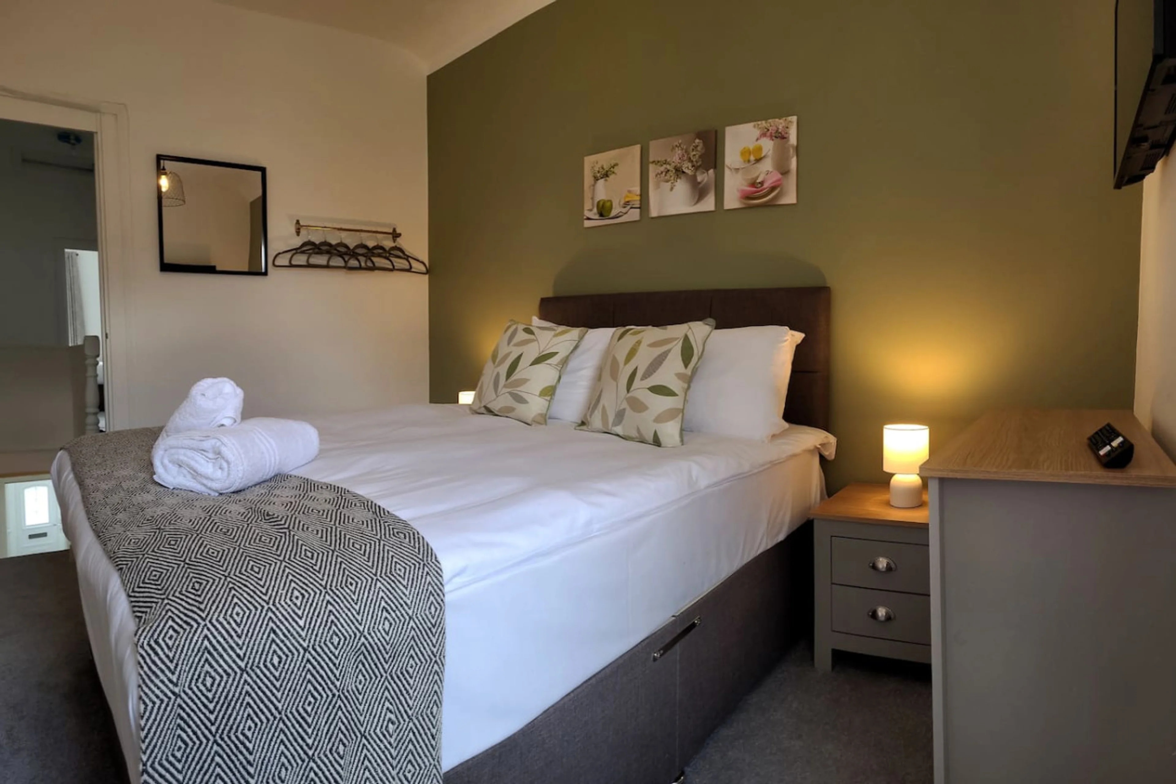 7 Southgate Street - Main view