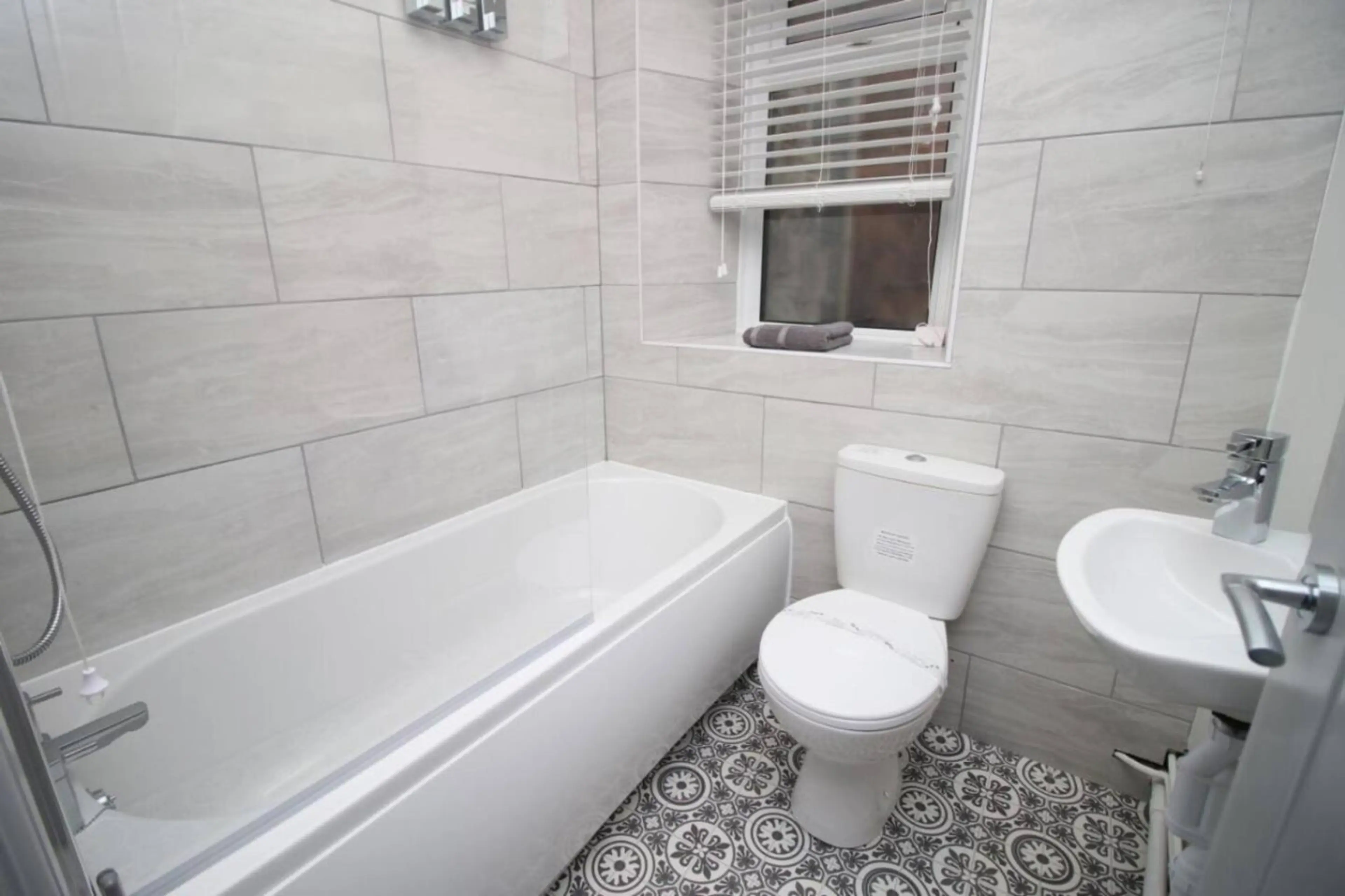 100 Clyndu Street - Image 5