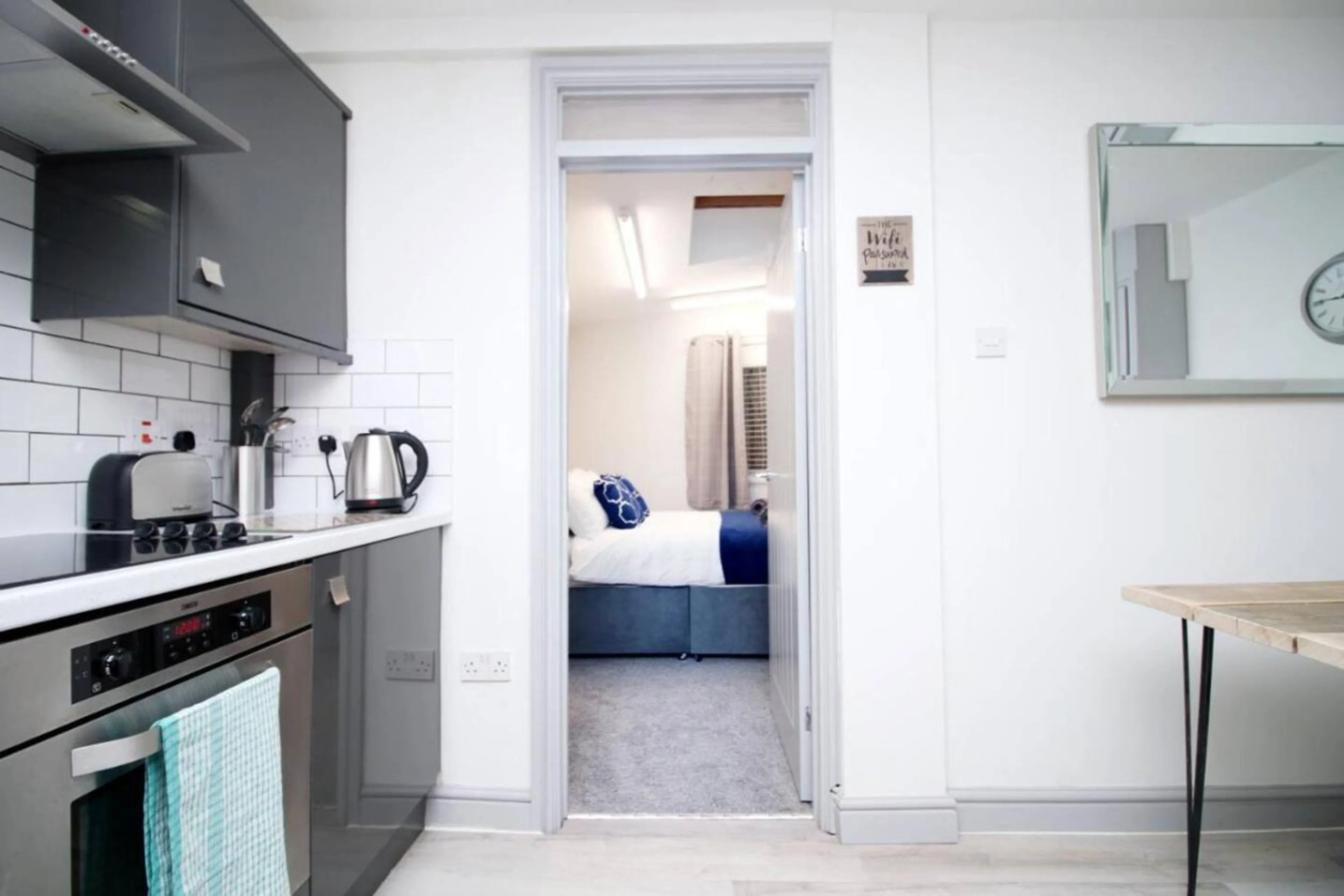 100 Clyndu Street - View 2