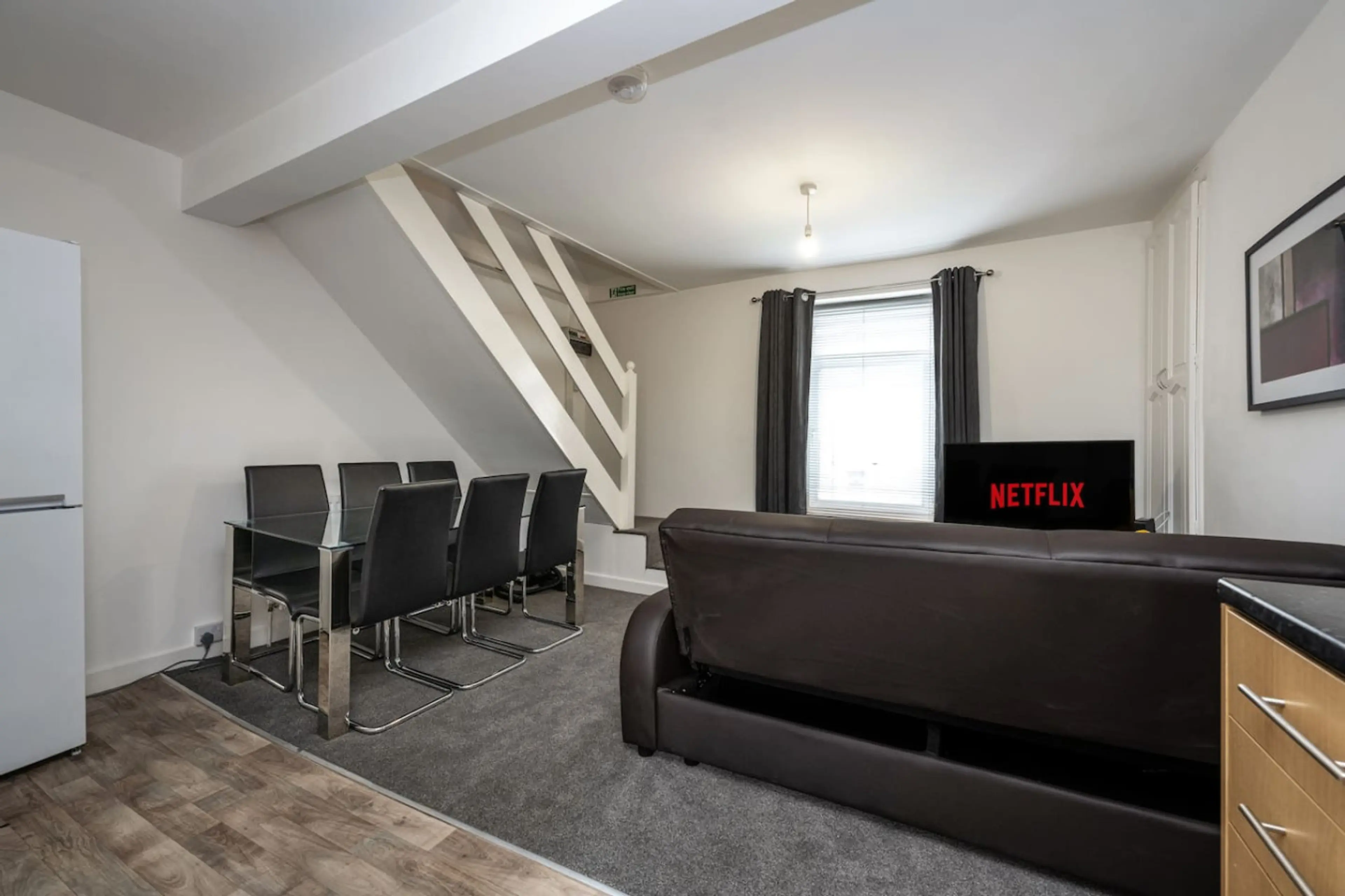 1391 Neath Road - Flat 3 - Image 12