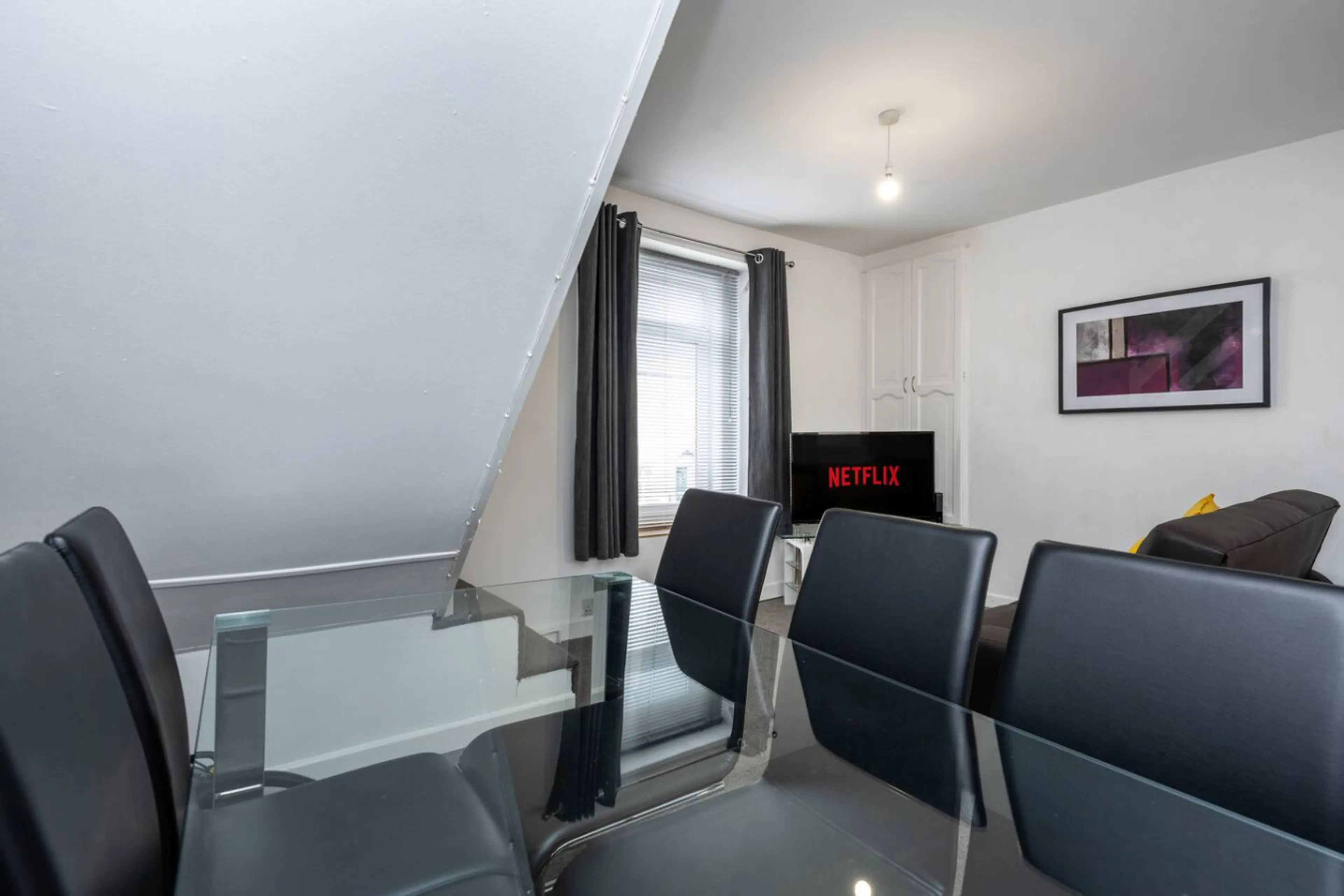 1391 Neath Road - Flat 3 - Image 6