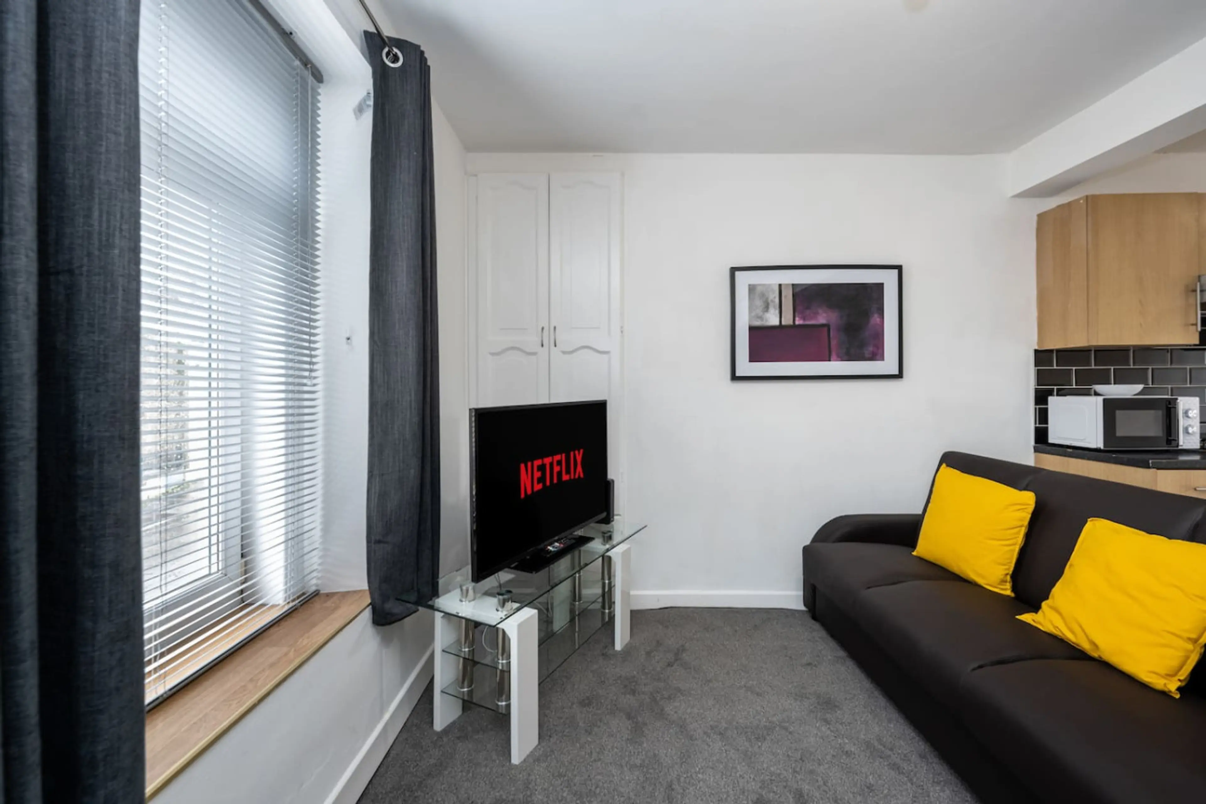 1391 Neath Road - Flat 3 - Image 11