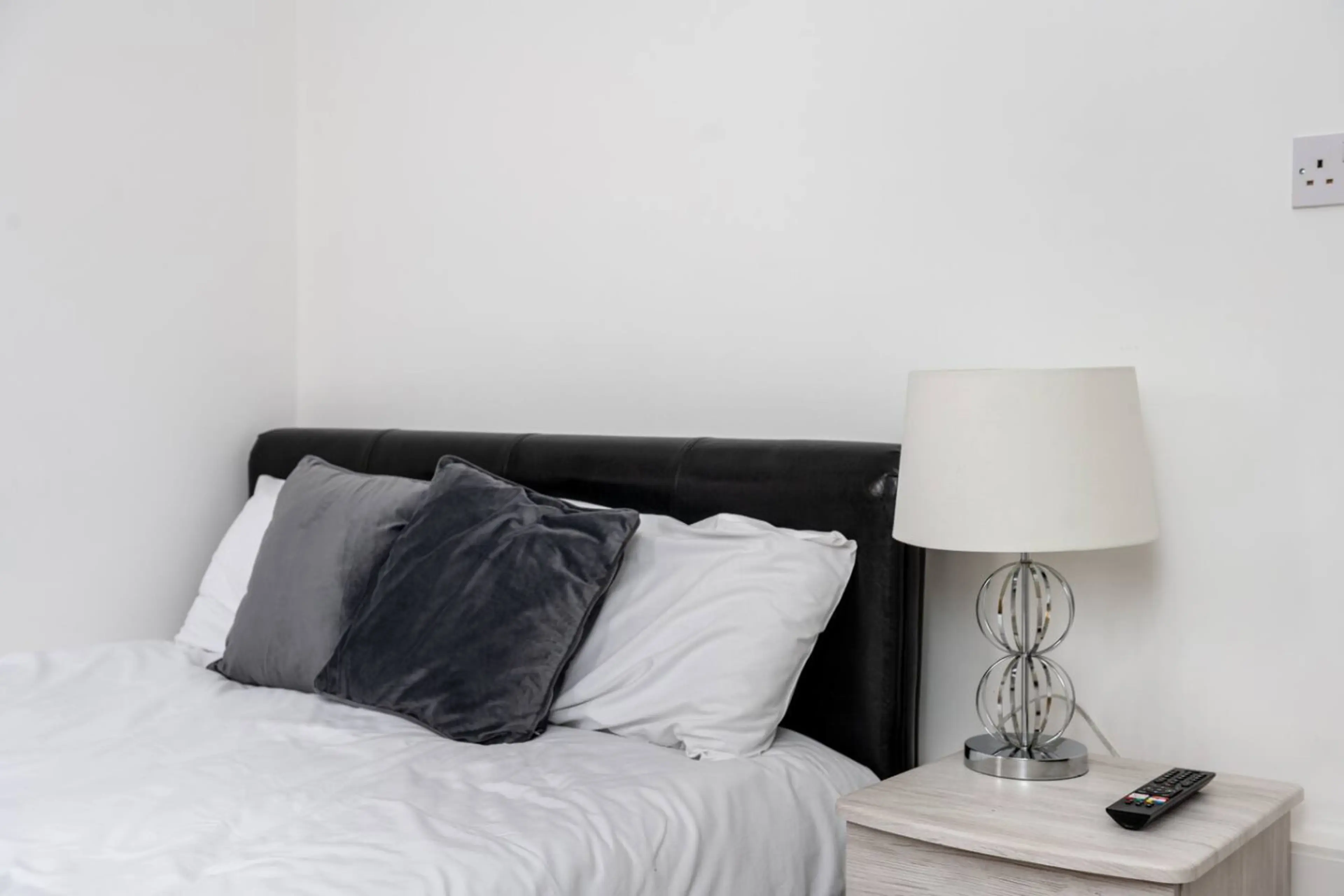 1391 Neath Road - Flat 1 - Image 19