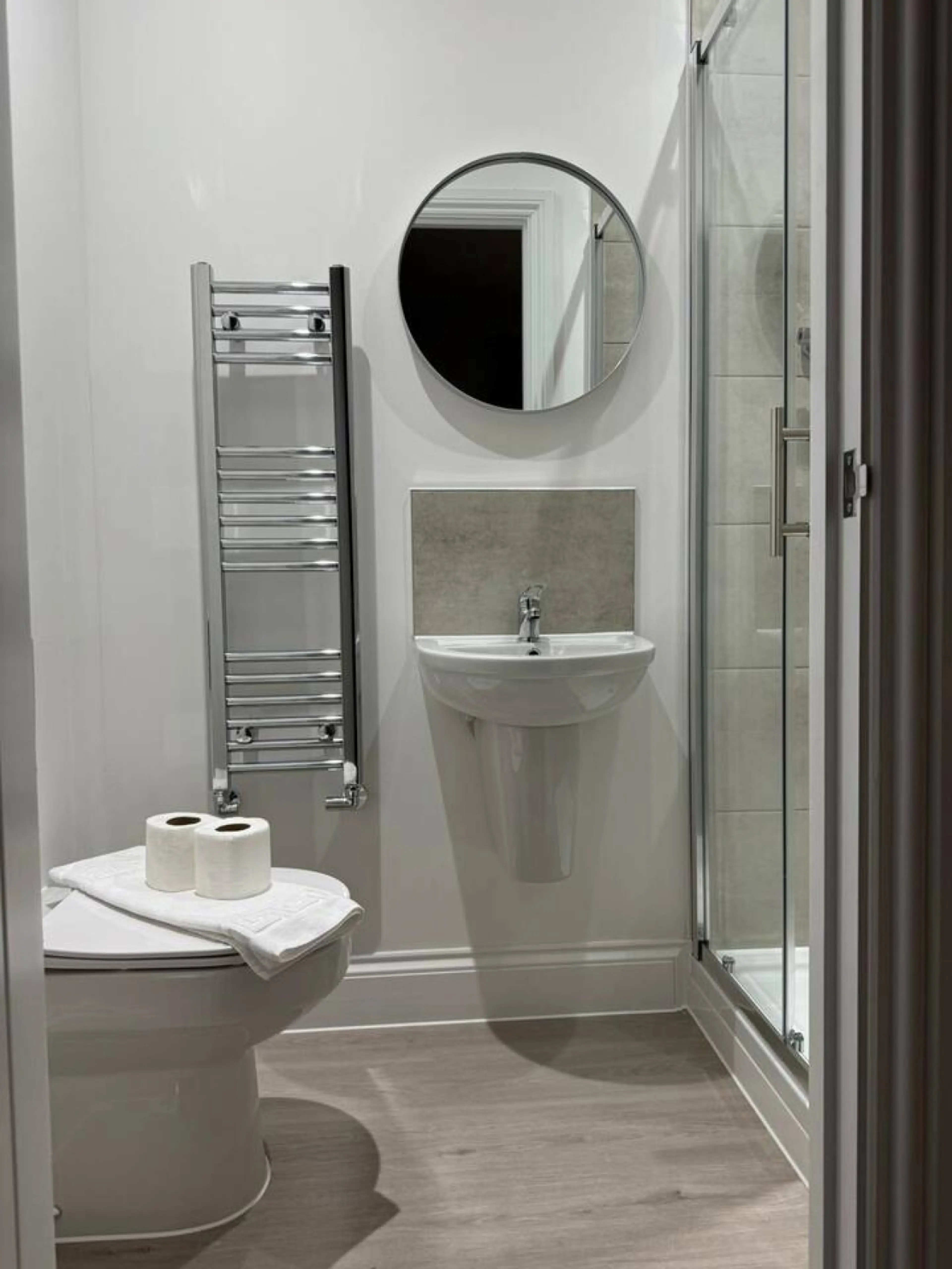 156 Station Road Room 7 - Image 4