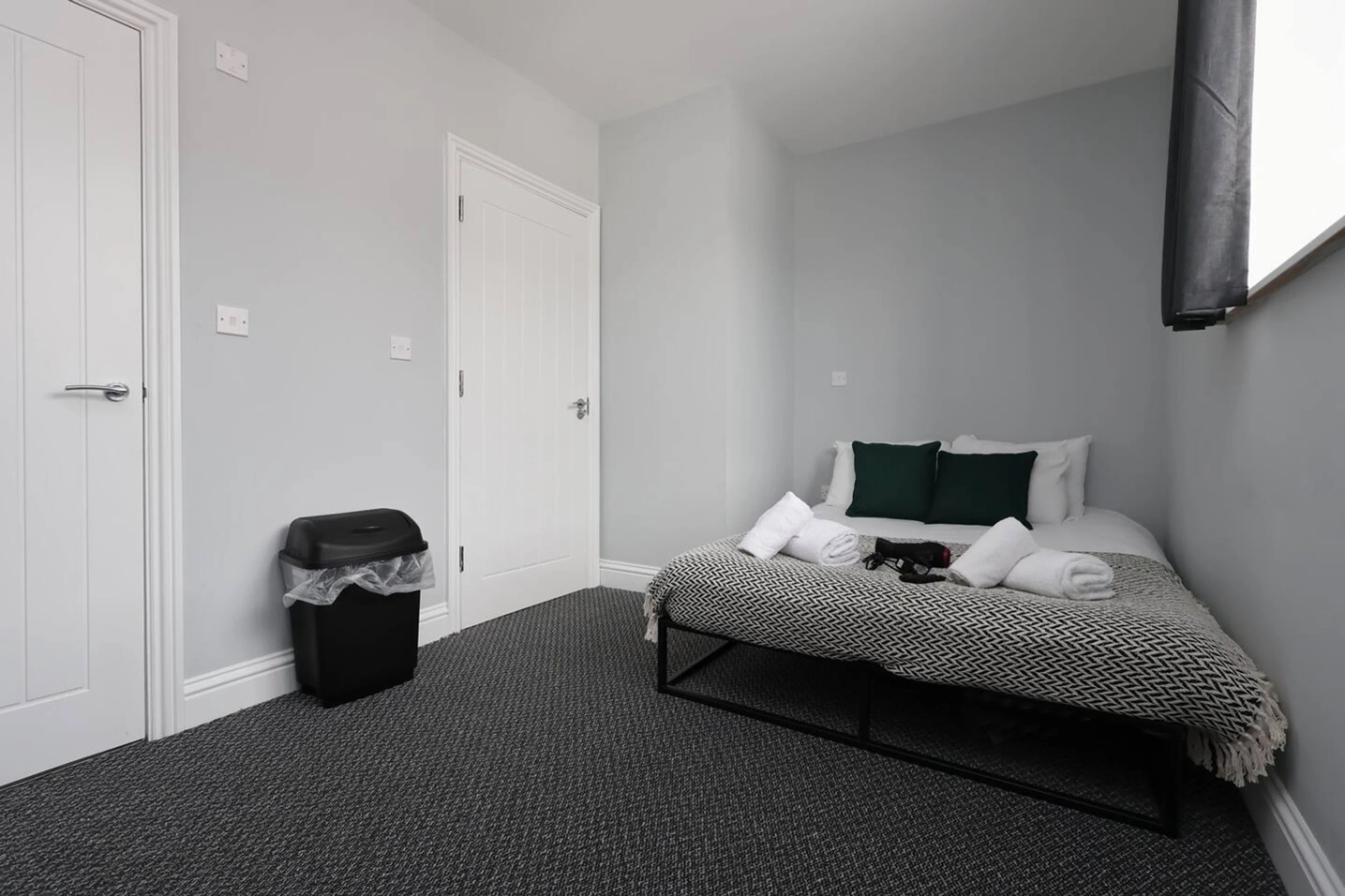 156 Station Road Room 5 - Main view