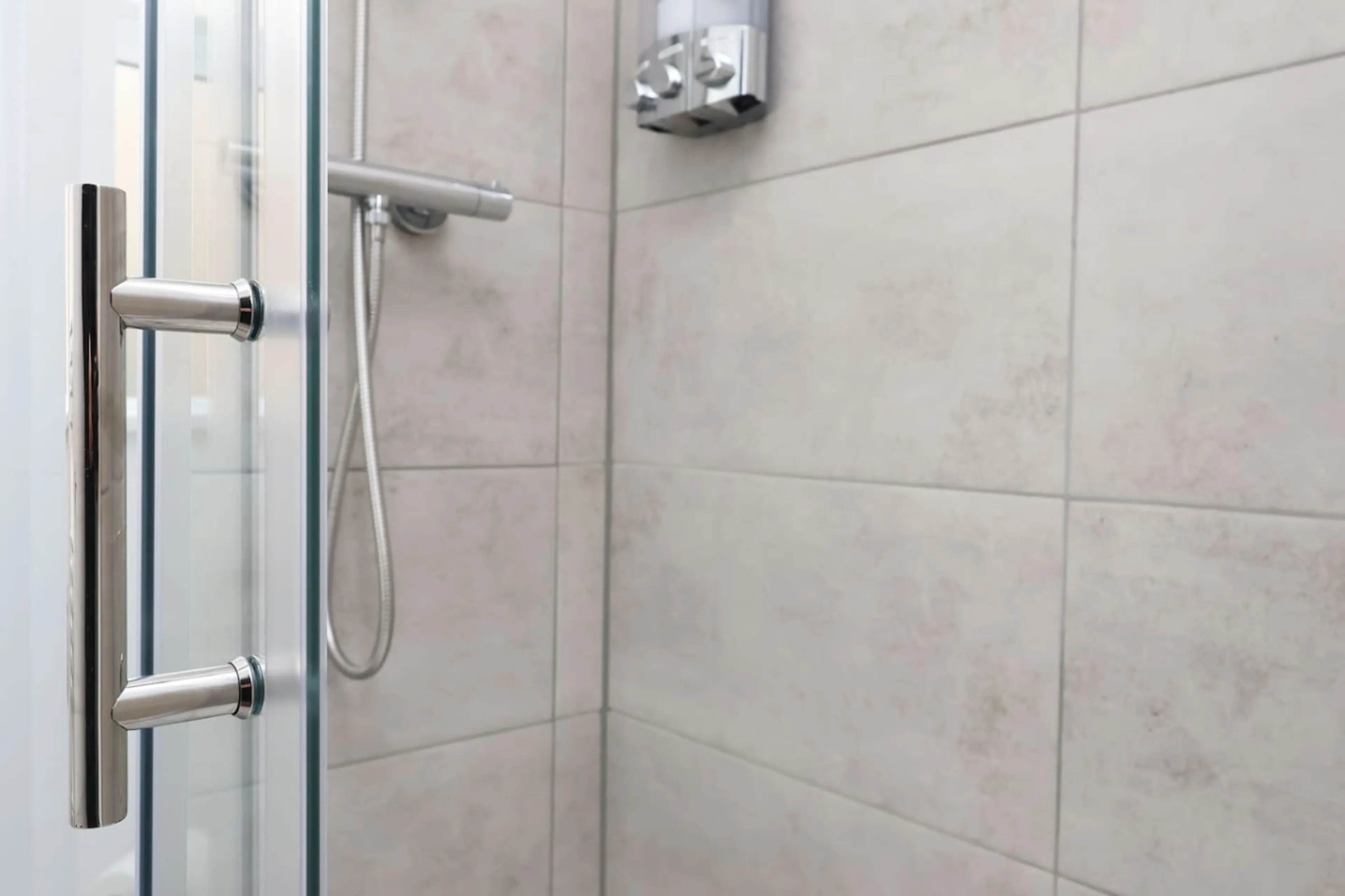 156 Station Road Room 3 - Image 14