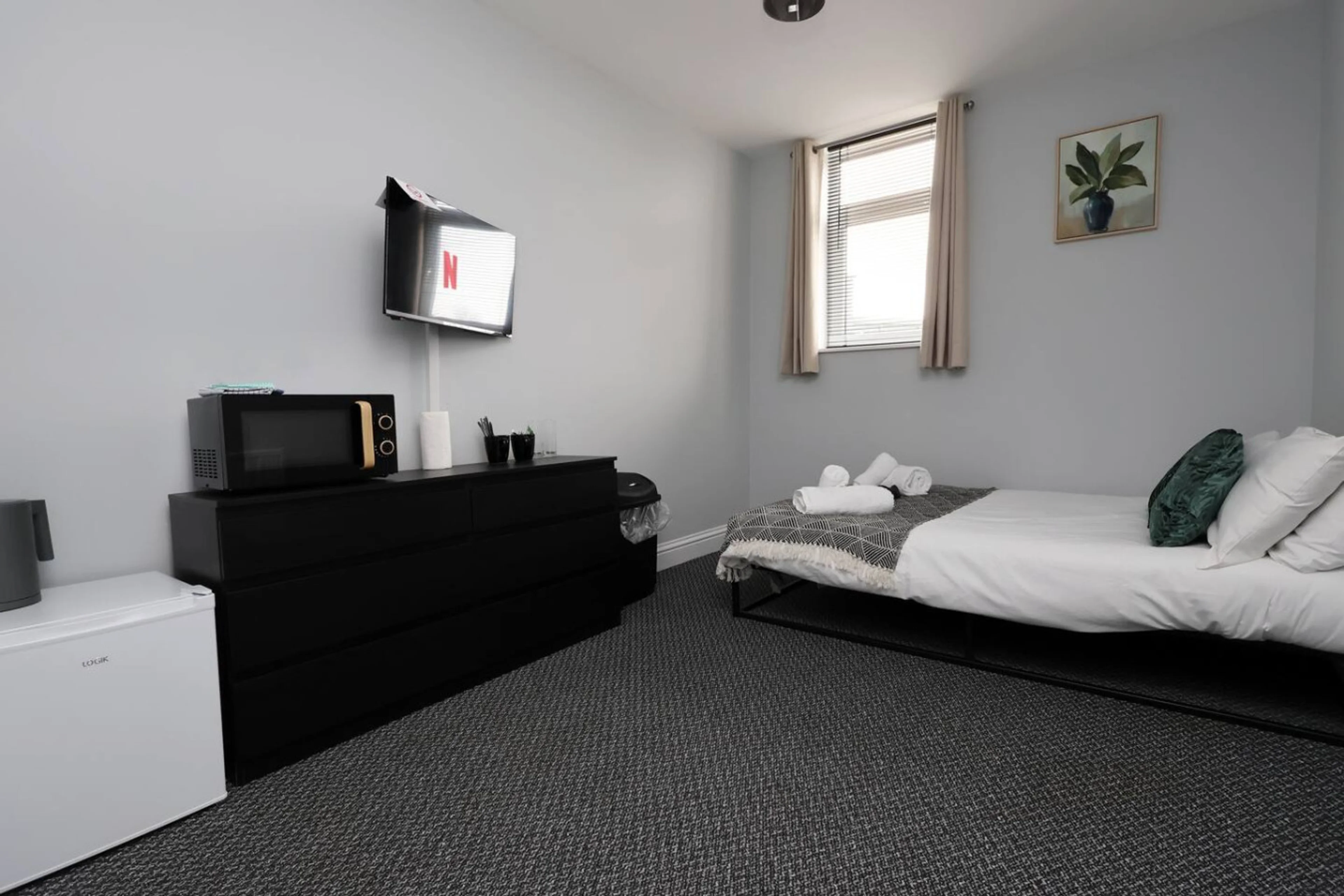 156 Station Road Room 3 - Main view