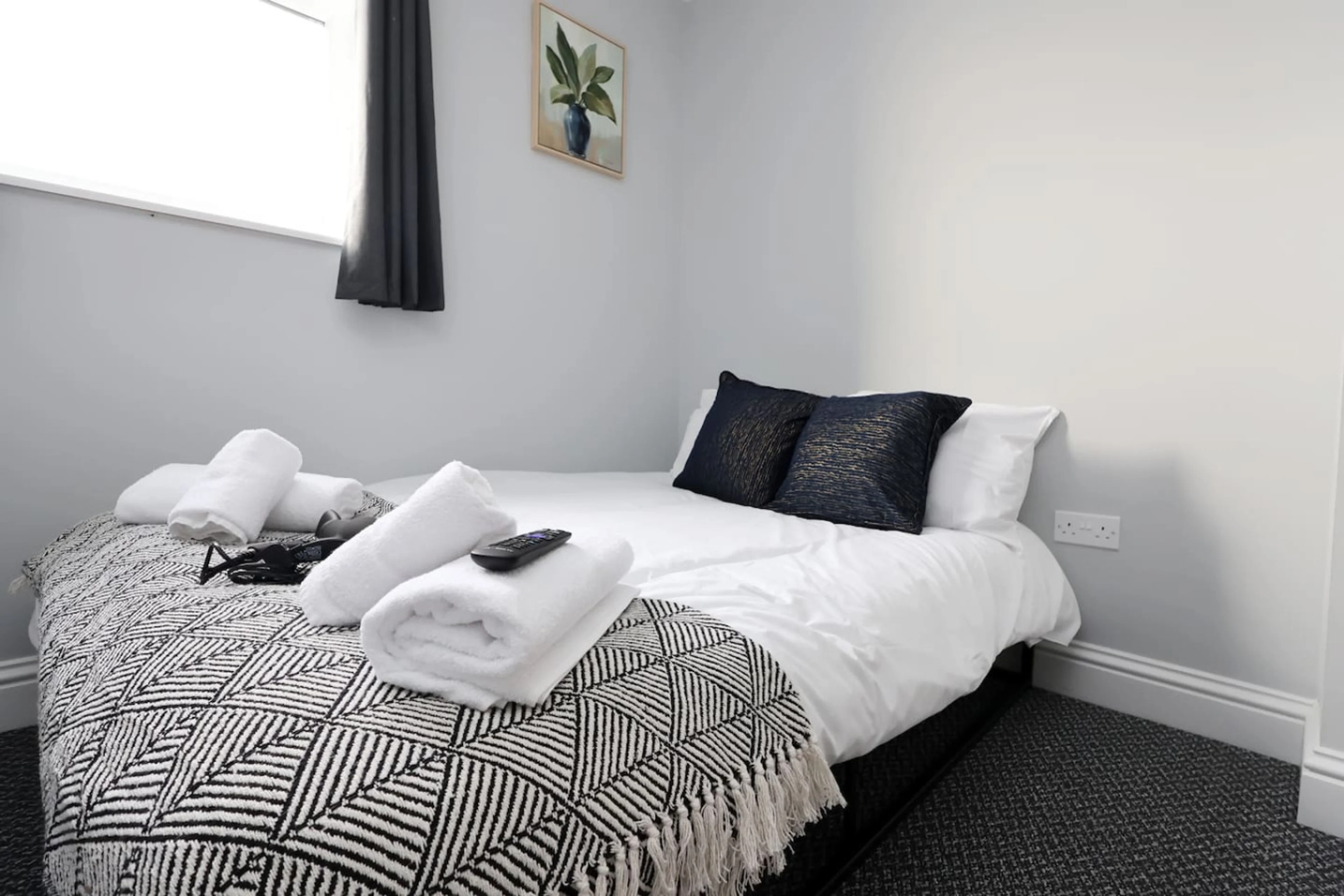 156 Station Road Room 6 - Main view