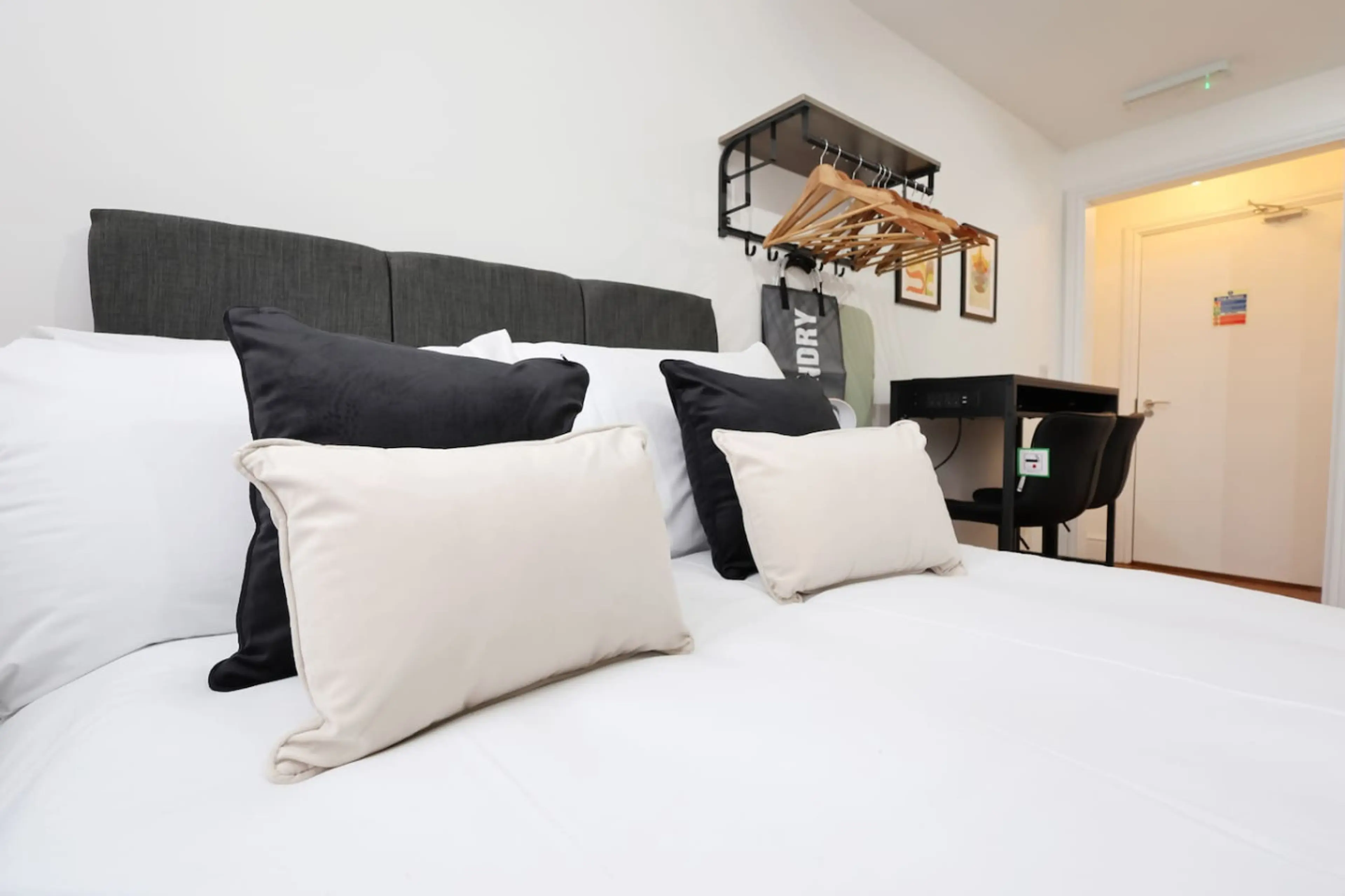 The New Lodge - Room 9 - Image 19