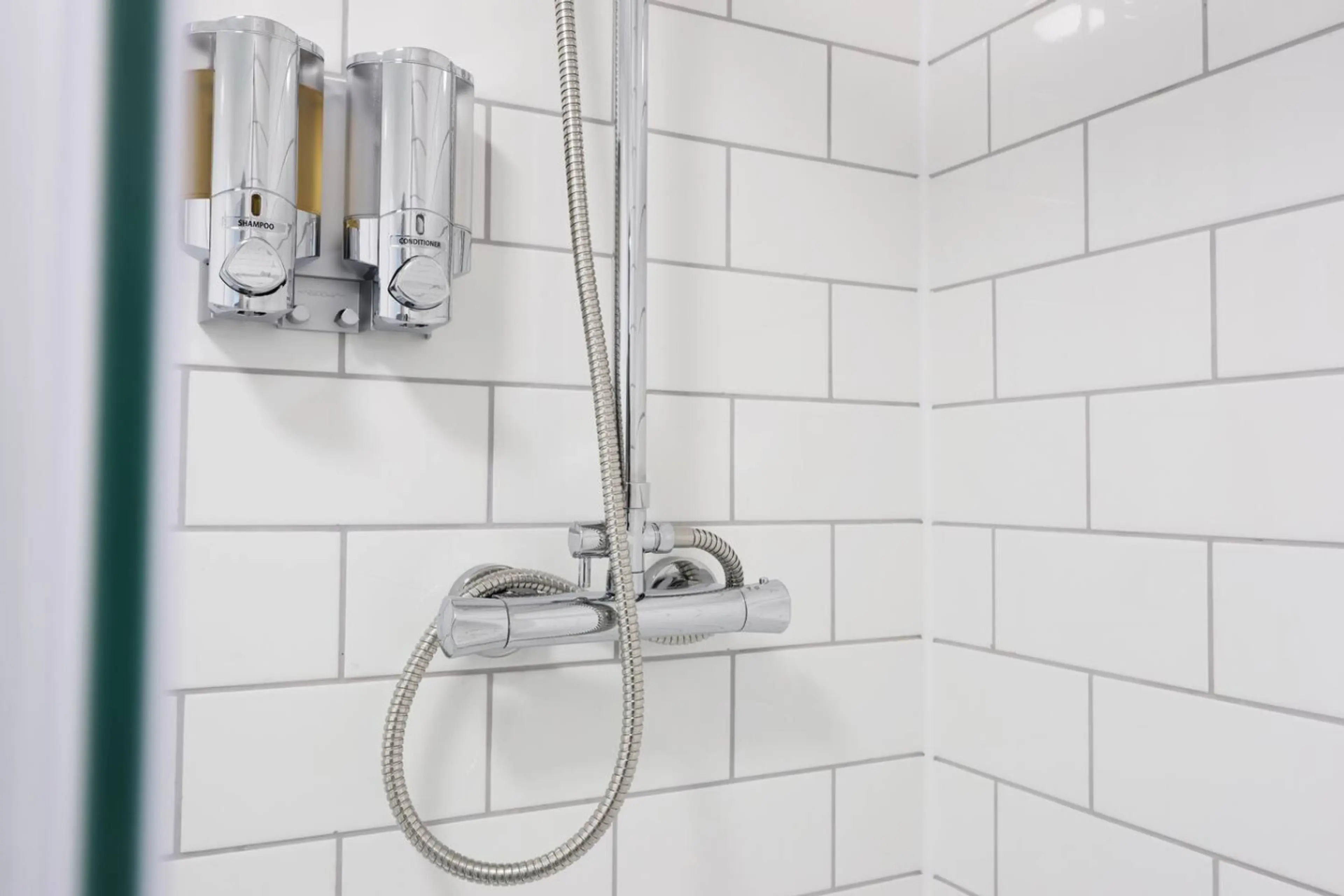 The New Lodge - Room 9 - Image 11