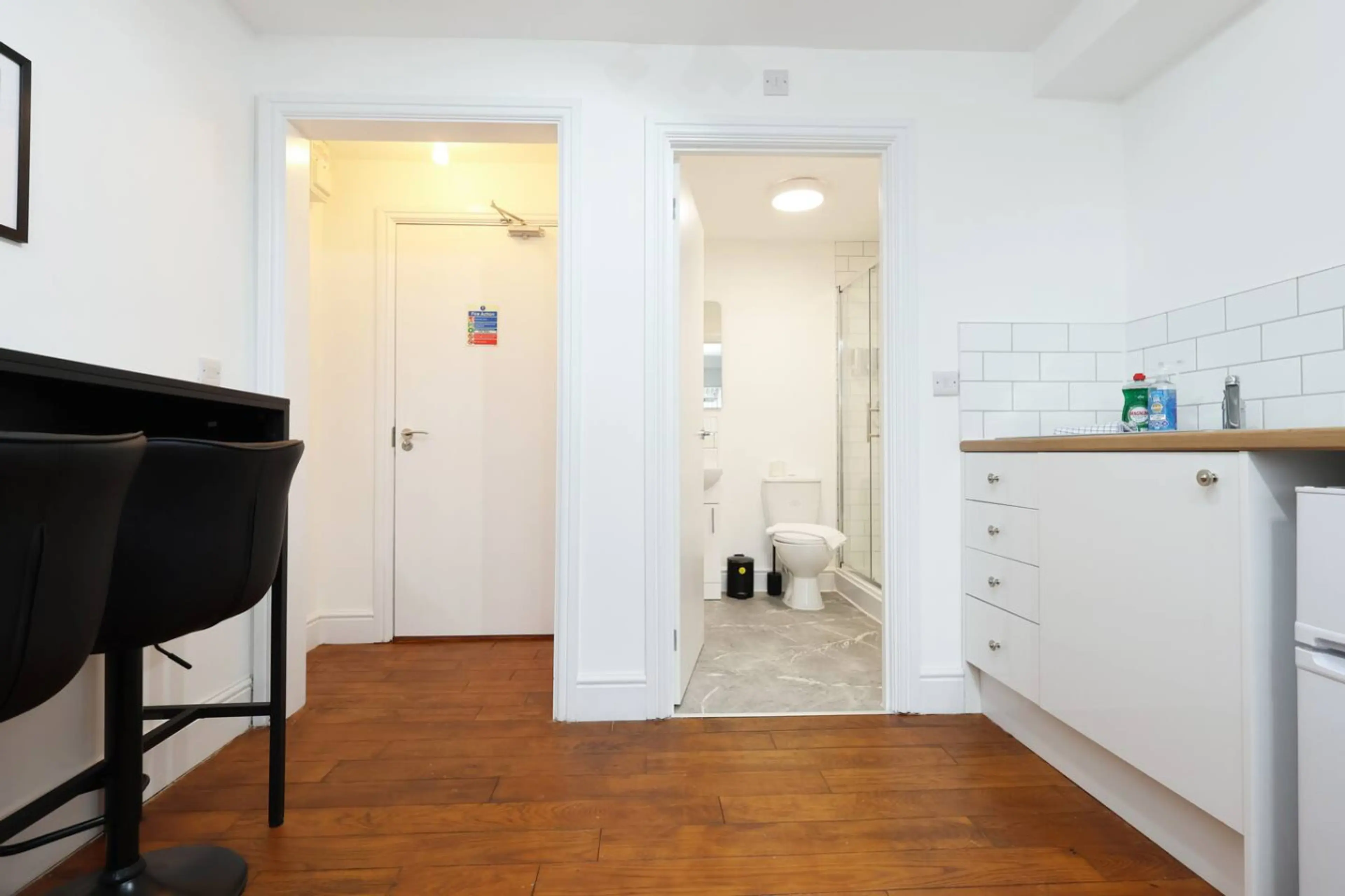 The New Lodge - Room 9 - Image 24