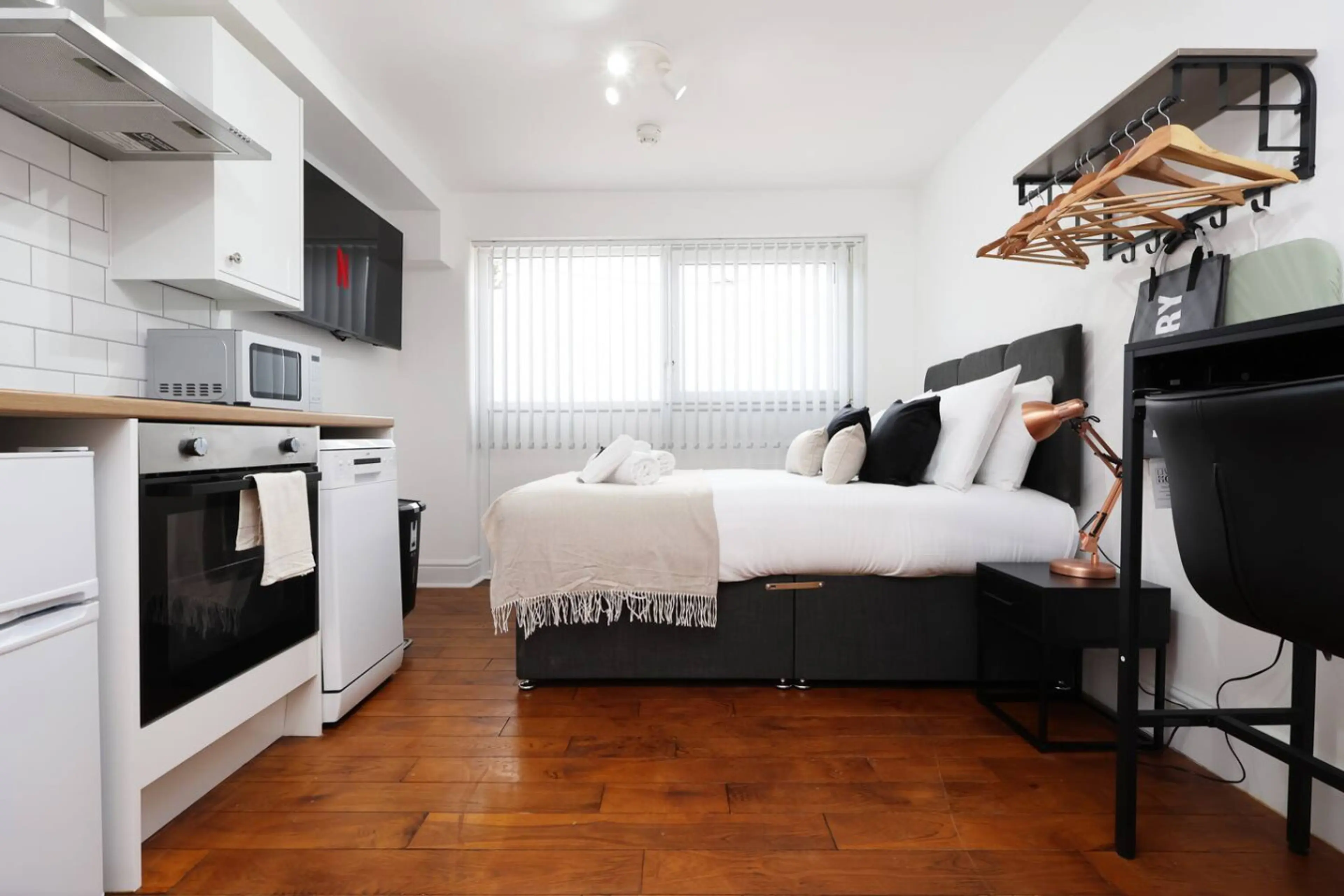 The New Lodge - Room 9 - Image 25