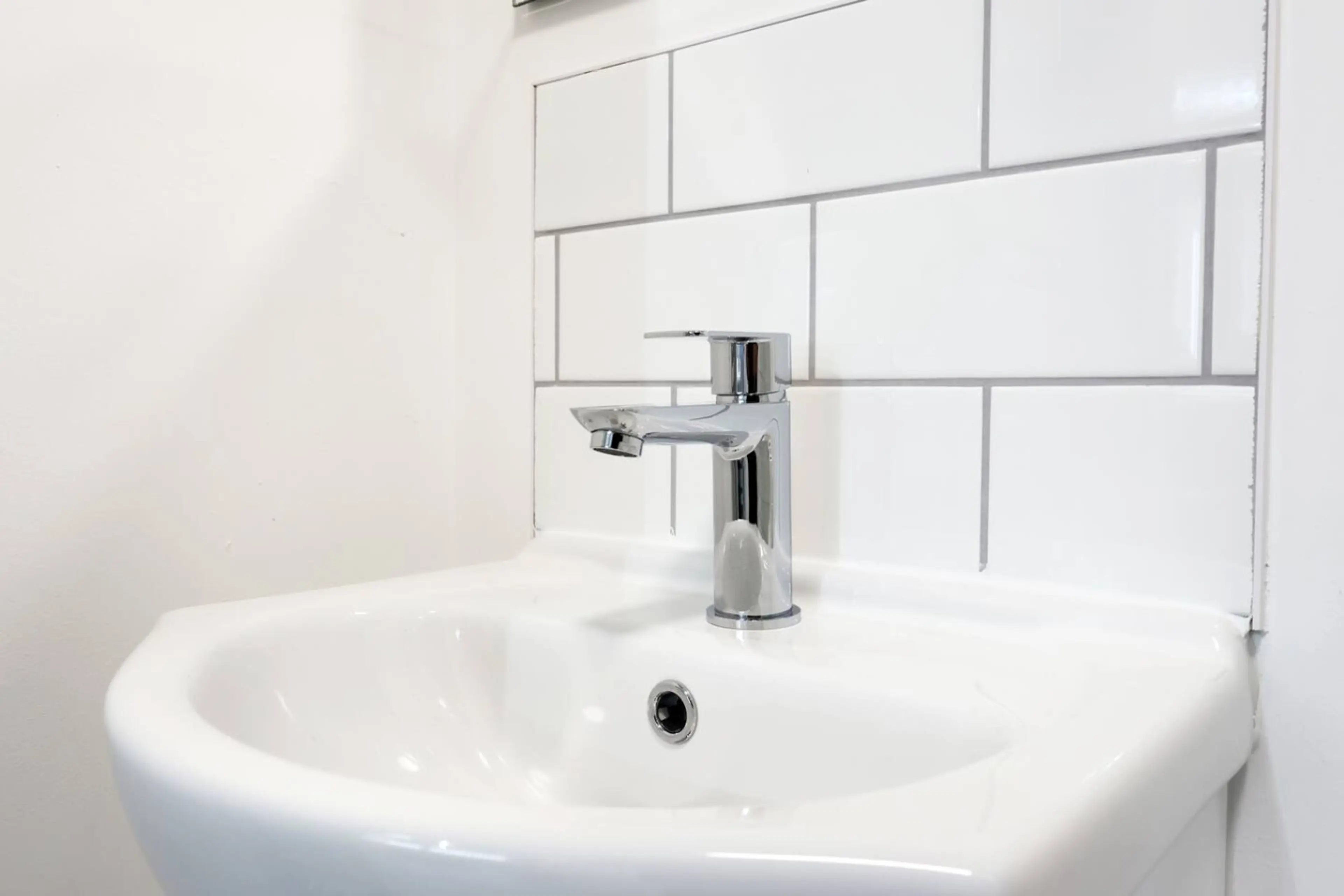 The New Lodge - Room 9 - Image 13