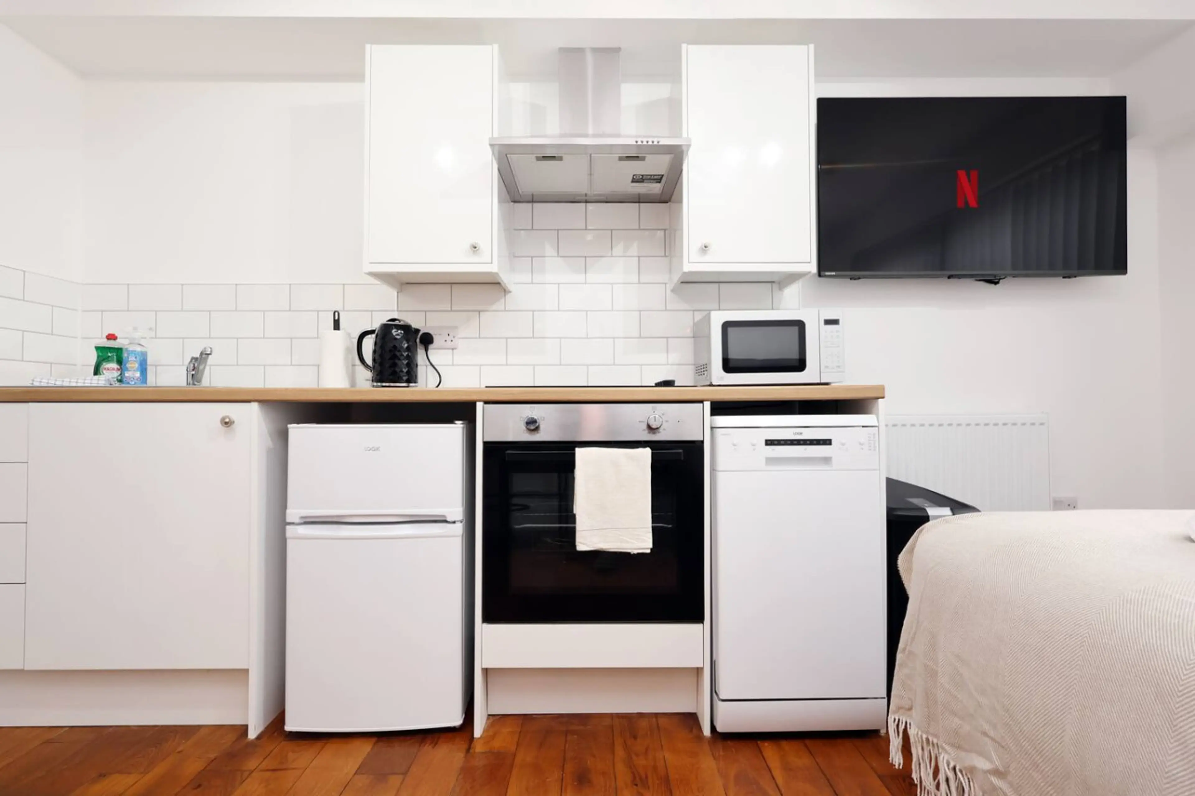 The New Lodge - Room 9 - Image 7