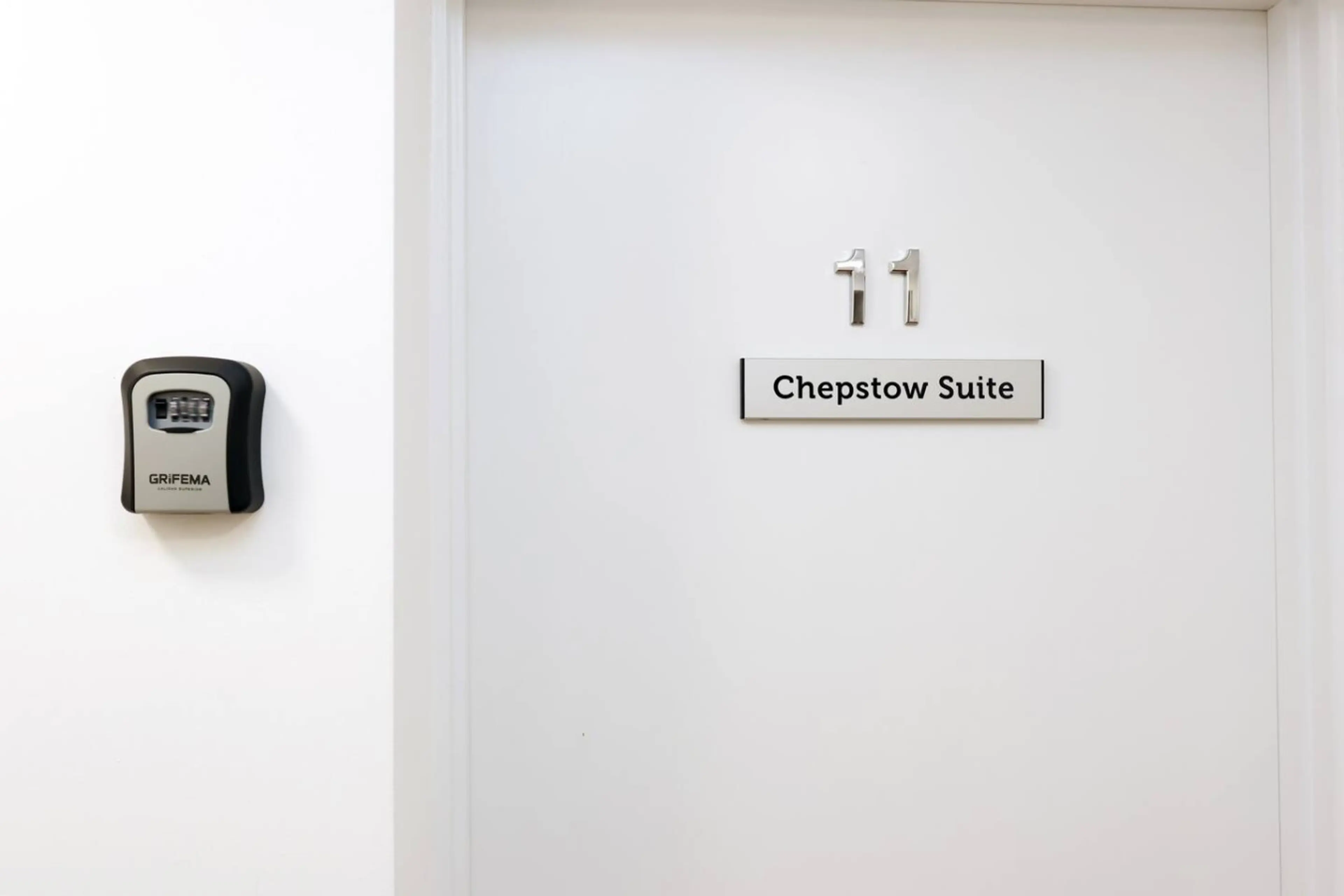 The New Lodge - Room 11 - Image 23