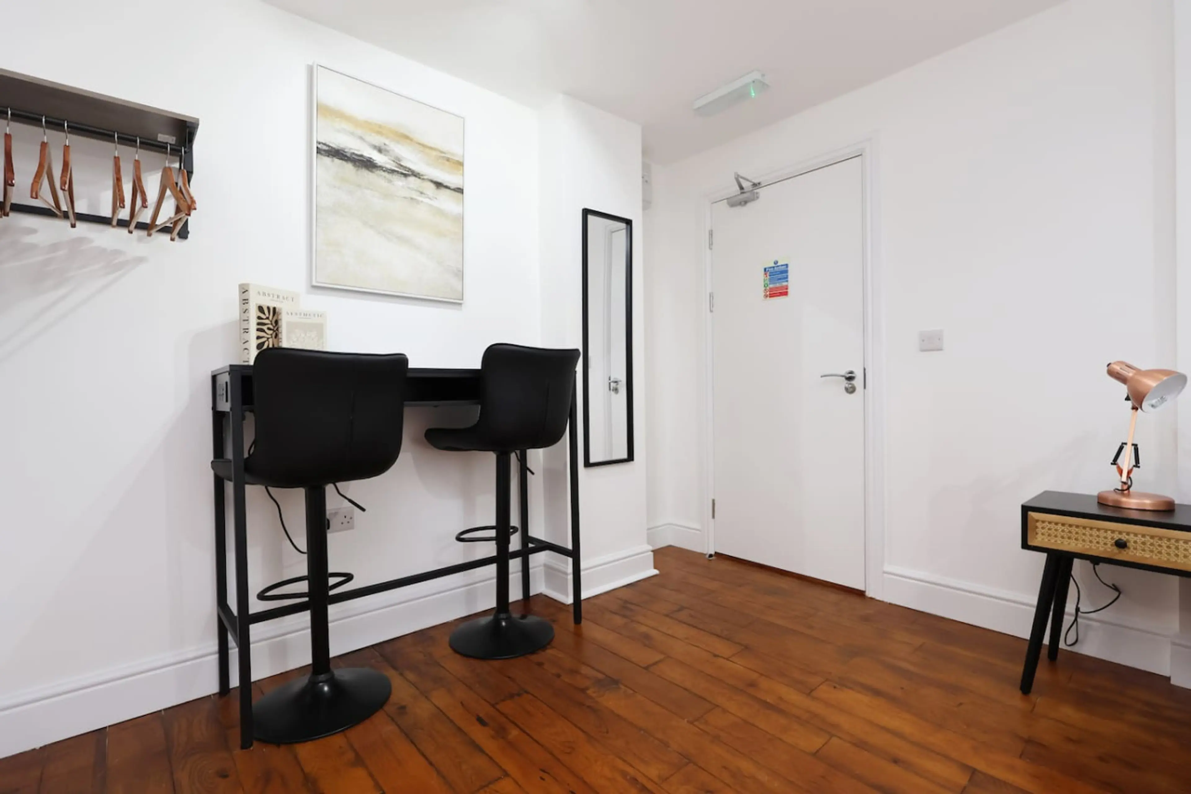 The New Lodge - Room 11 - Image 24