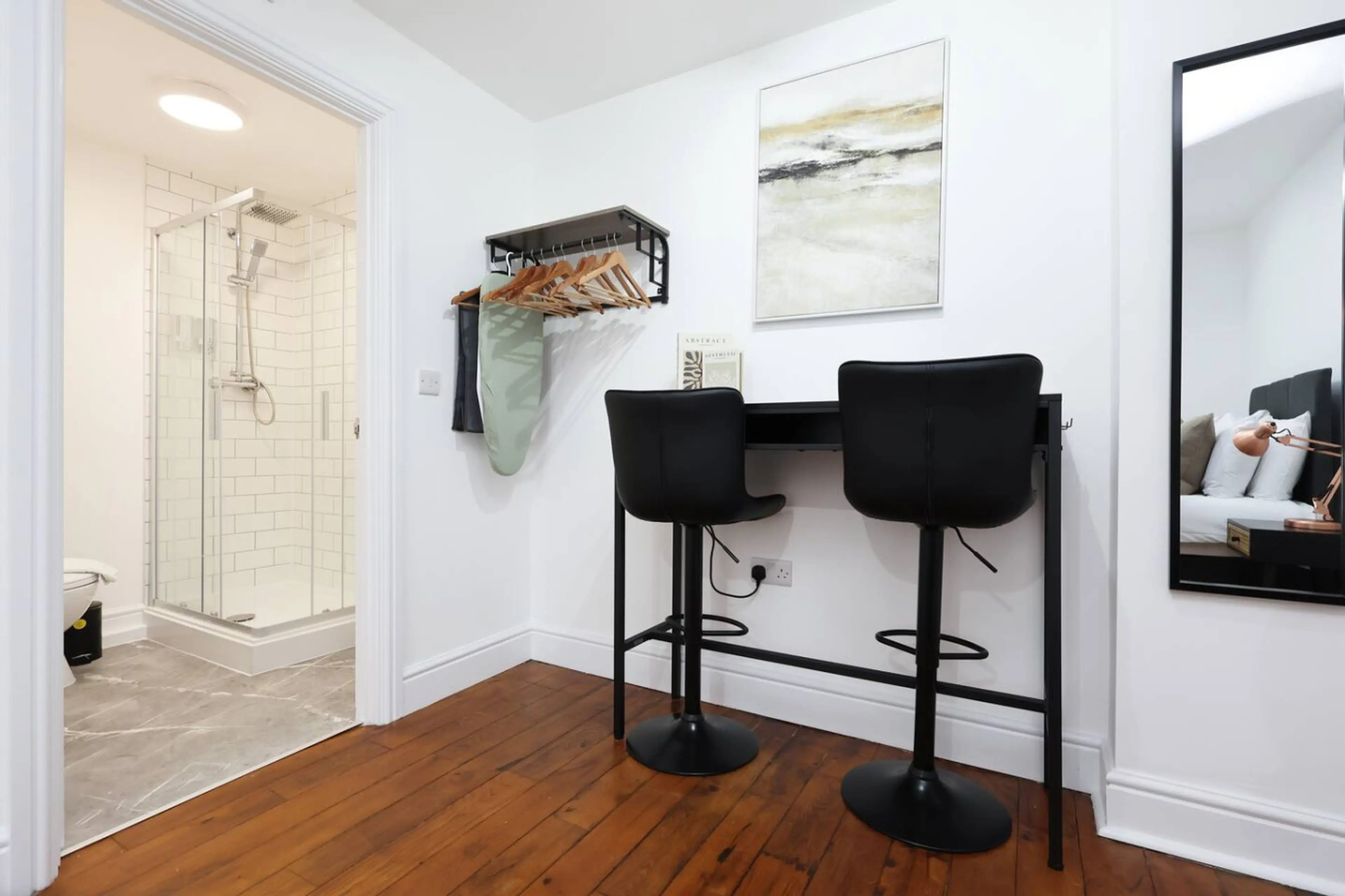 The New Lodge - Room 11 - Image 12