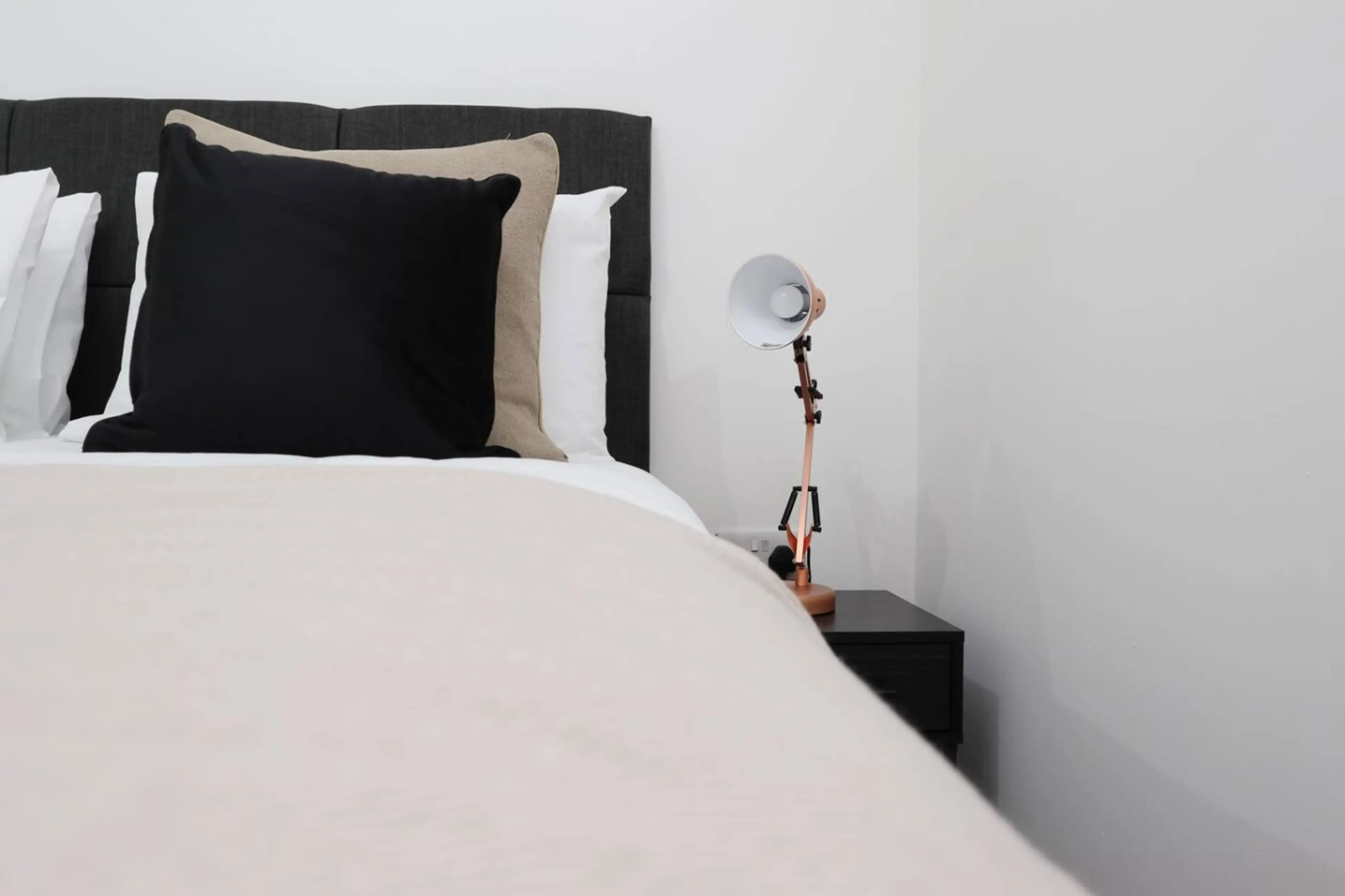 The New Lodge - Room 8 - Image 26