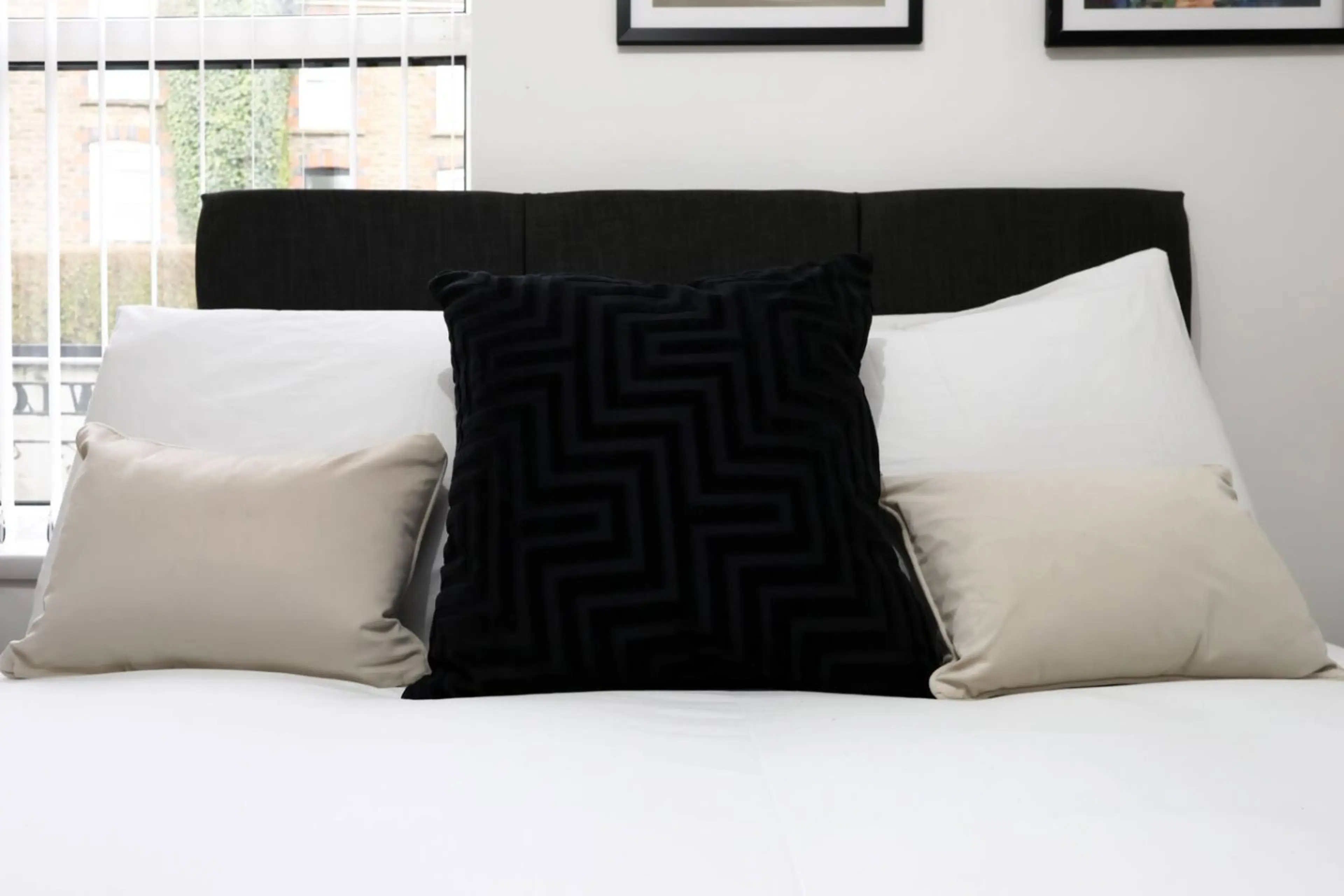 The New Lodge - Room 10 - Image 22