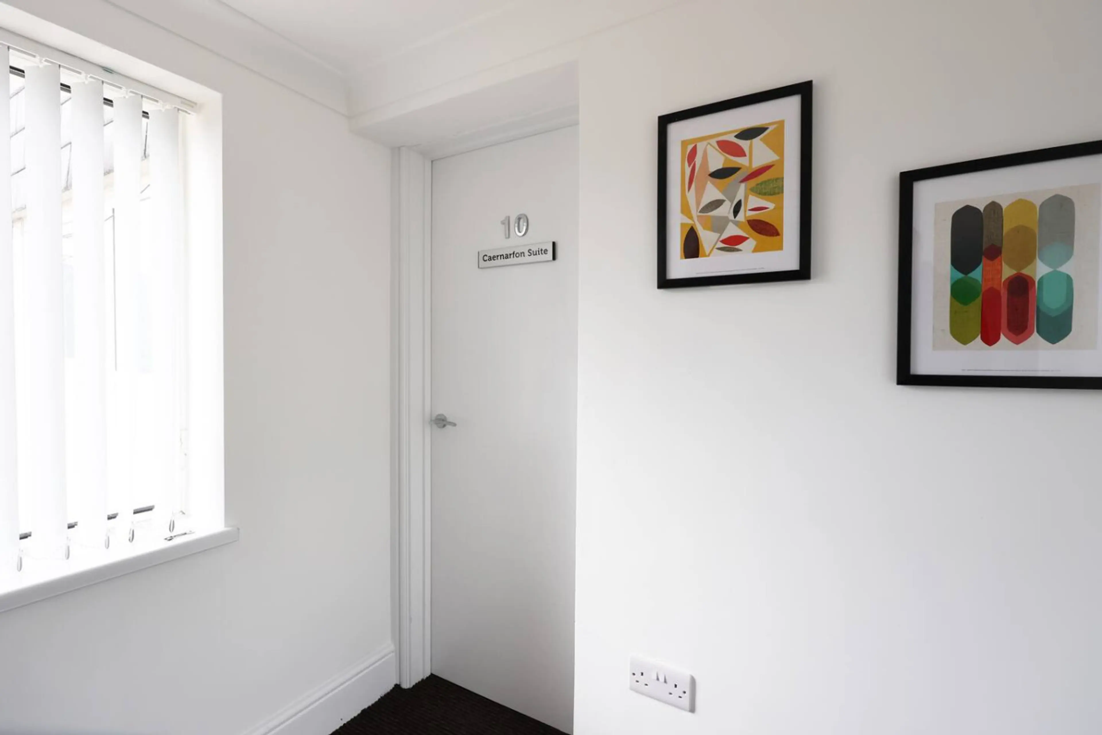 The New Lodge - Room 10 - Image 12