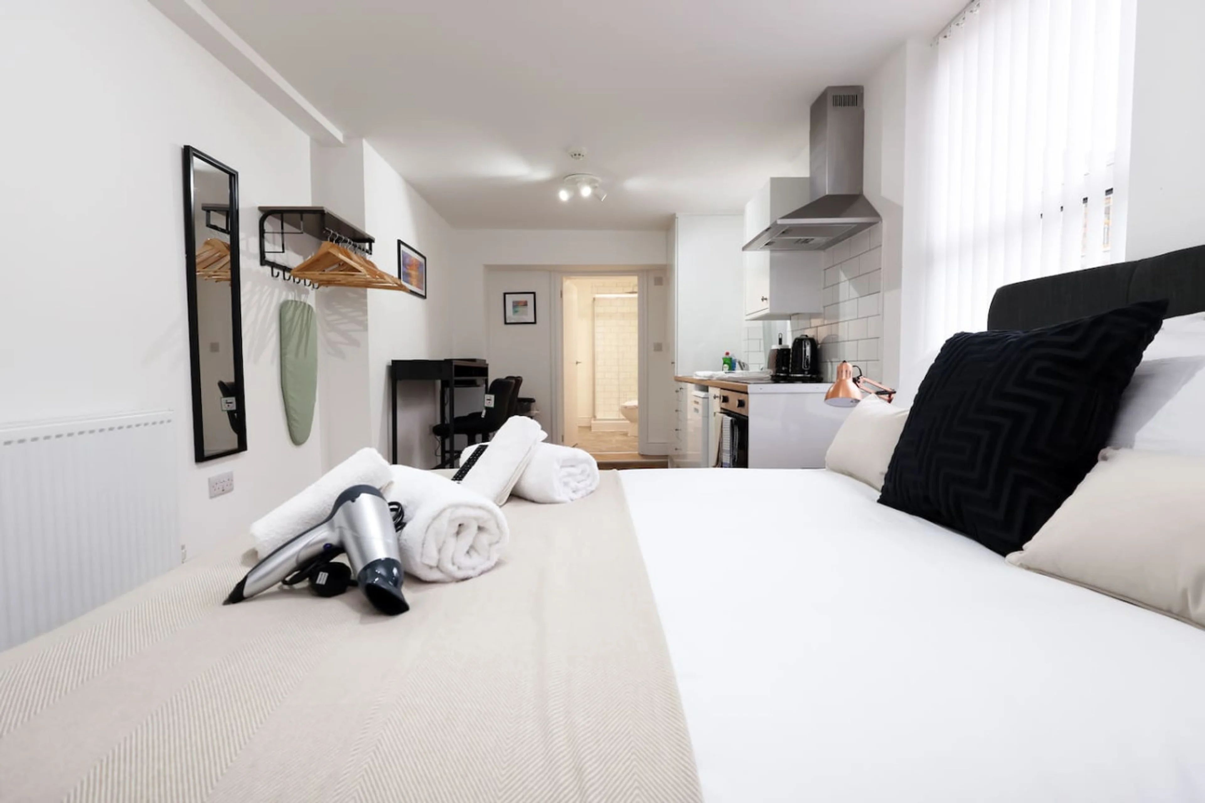 The New Lodge - Room 10 - Main view