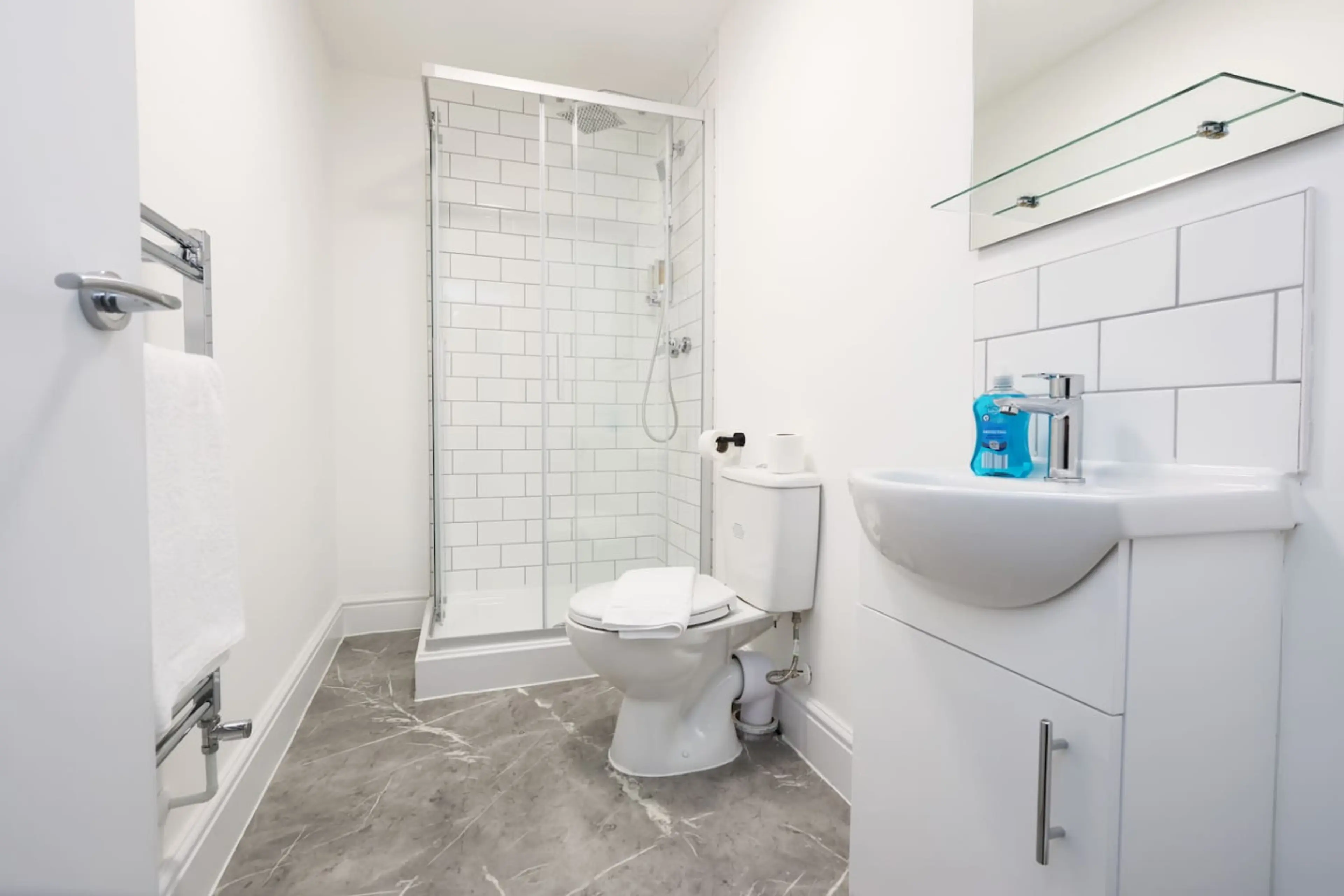 The New Lodge - Room 10 - Image 29